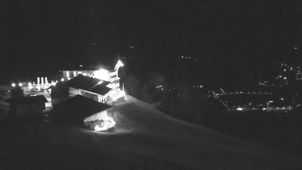 Zillertal Valley from Stummerberg View Live Cam - Stummerberg, Politischer Bezirk Schwaz, Tyrol, Austria