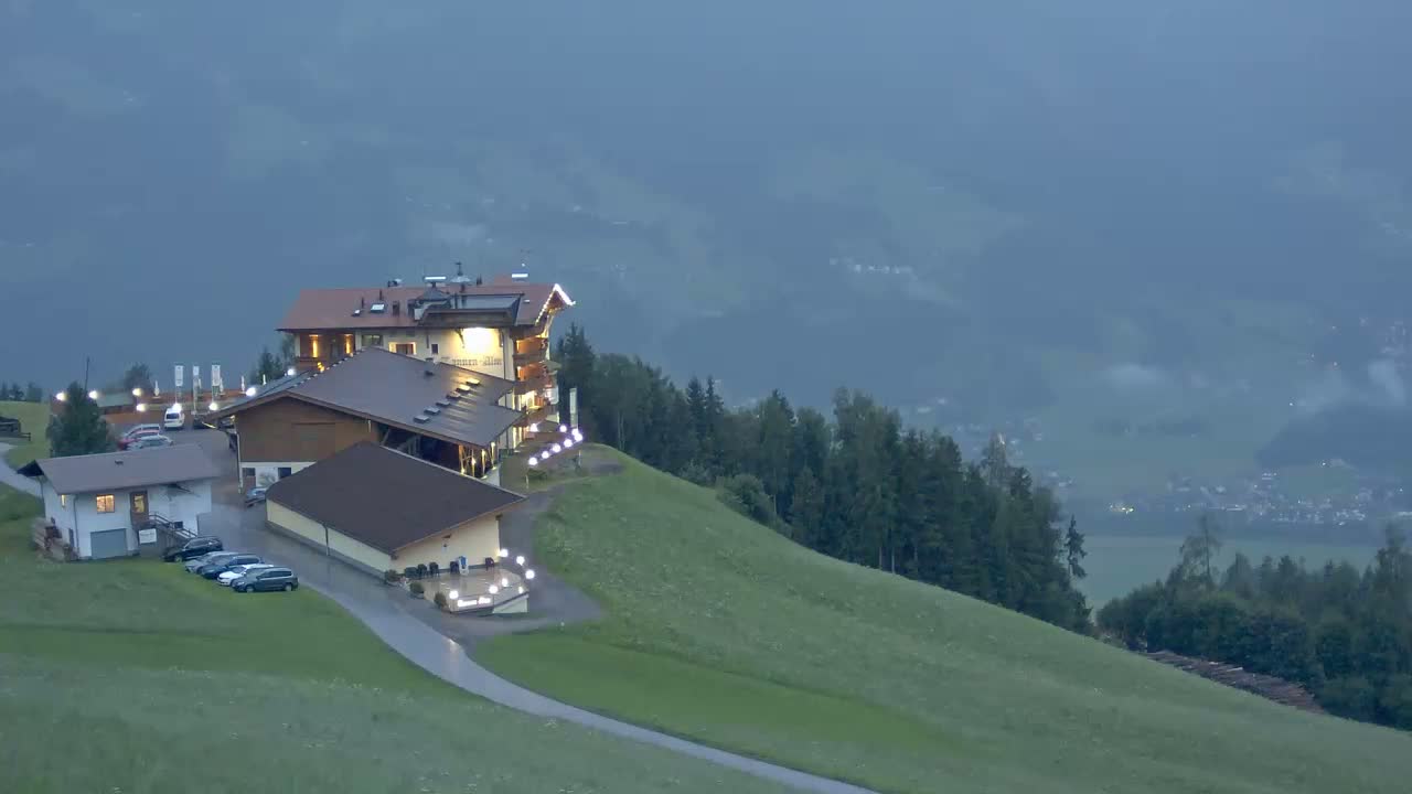 Zillertal Valley from Stummerberg View Live Cam - Stummerberg, Politischer Bezirk Schwaz, Tyrol, Austria