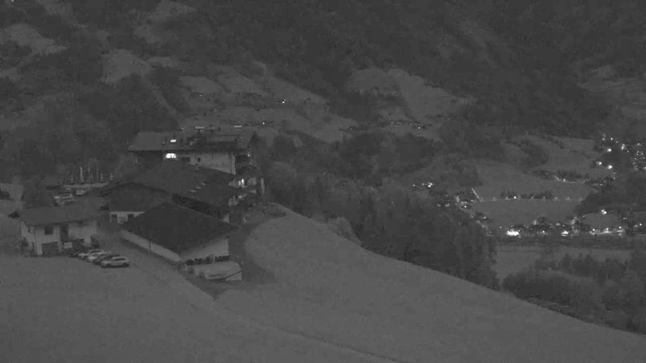 Zillertal Valley from Stummerberg View Live Cam - Stummerberg, Politischer Bezirk Schwaz, Tyrol, Austria