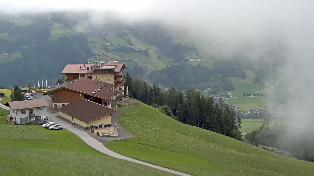 Zillertal Valley from Stummerberg View Live Cam - Stummerberg, Politischer Bezirk Schwaz, Tyrol, Austria