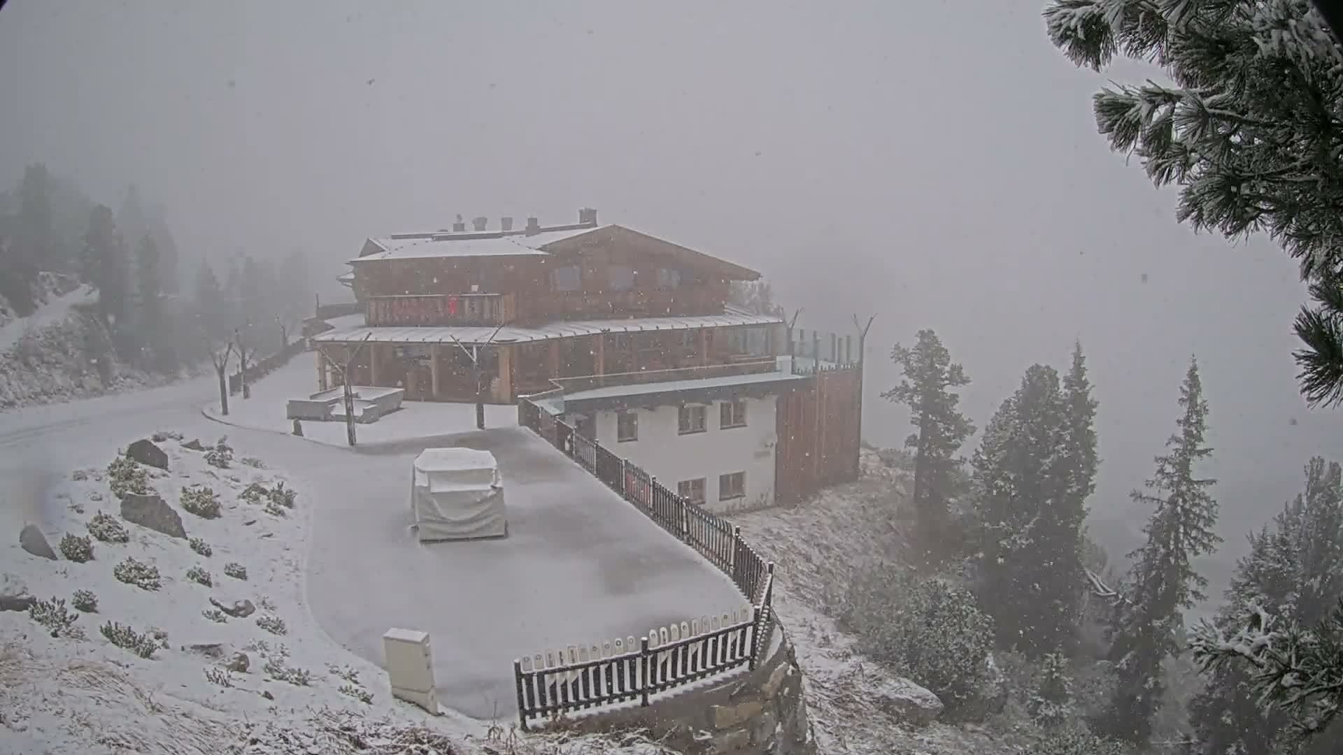 Zillertal Valley & Stummerberg Hill  Live Cam - Kaltenbach, Politischer Bezirk Schwaz, Tyrol, Austria