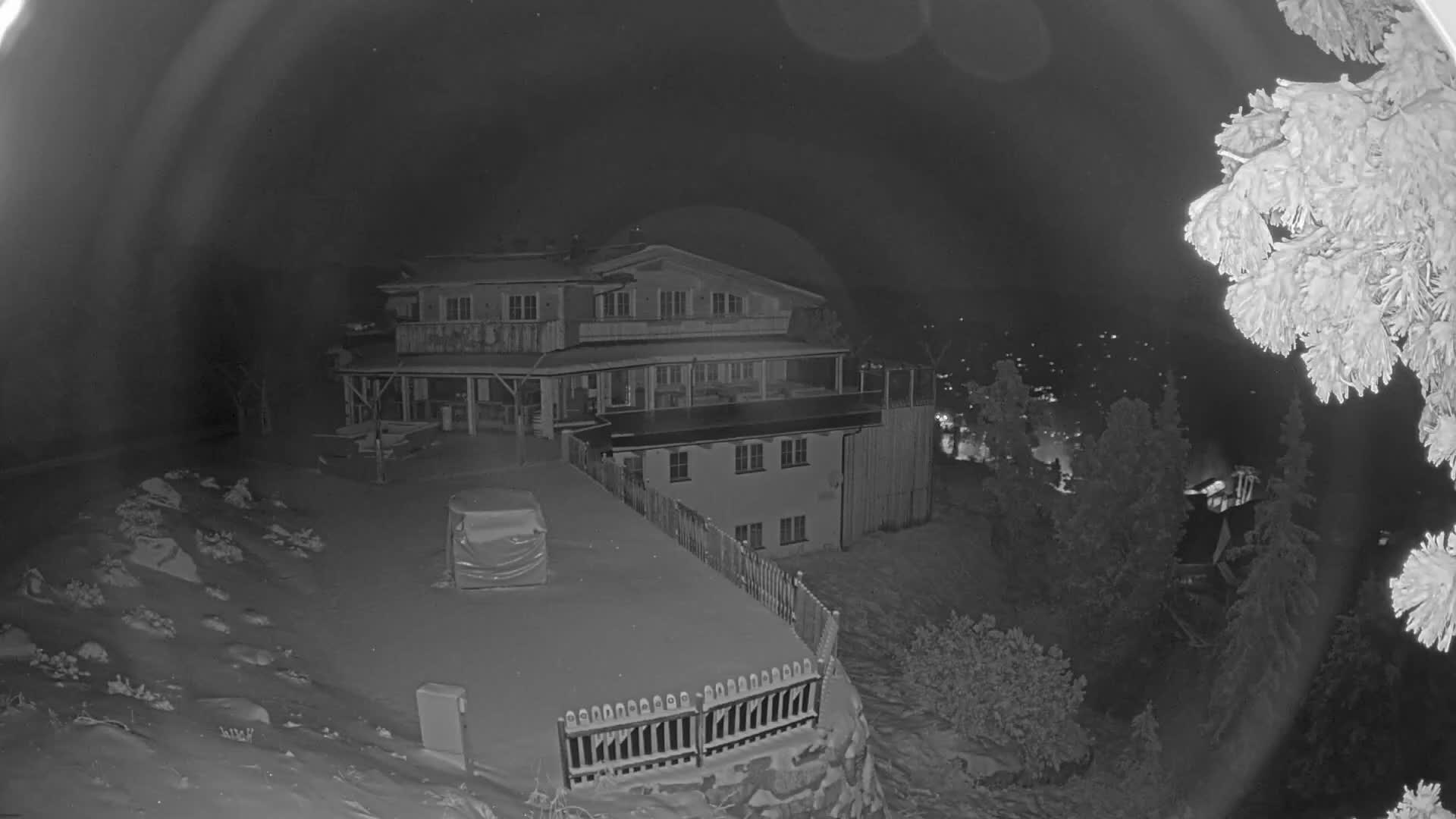 Zillertal Valley & Stummerberg Hill  Live Cam - Kaltenbach, Politischer Bezirk Schwaz, Tyrol, Austria