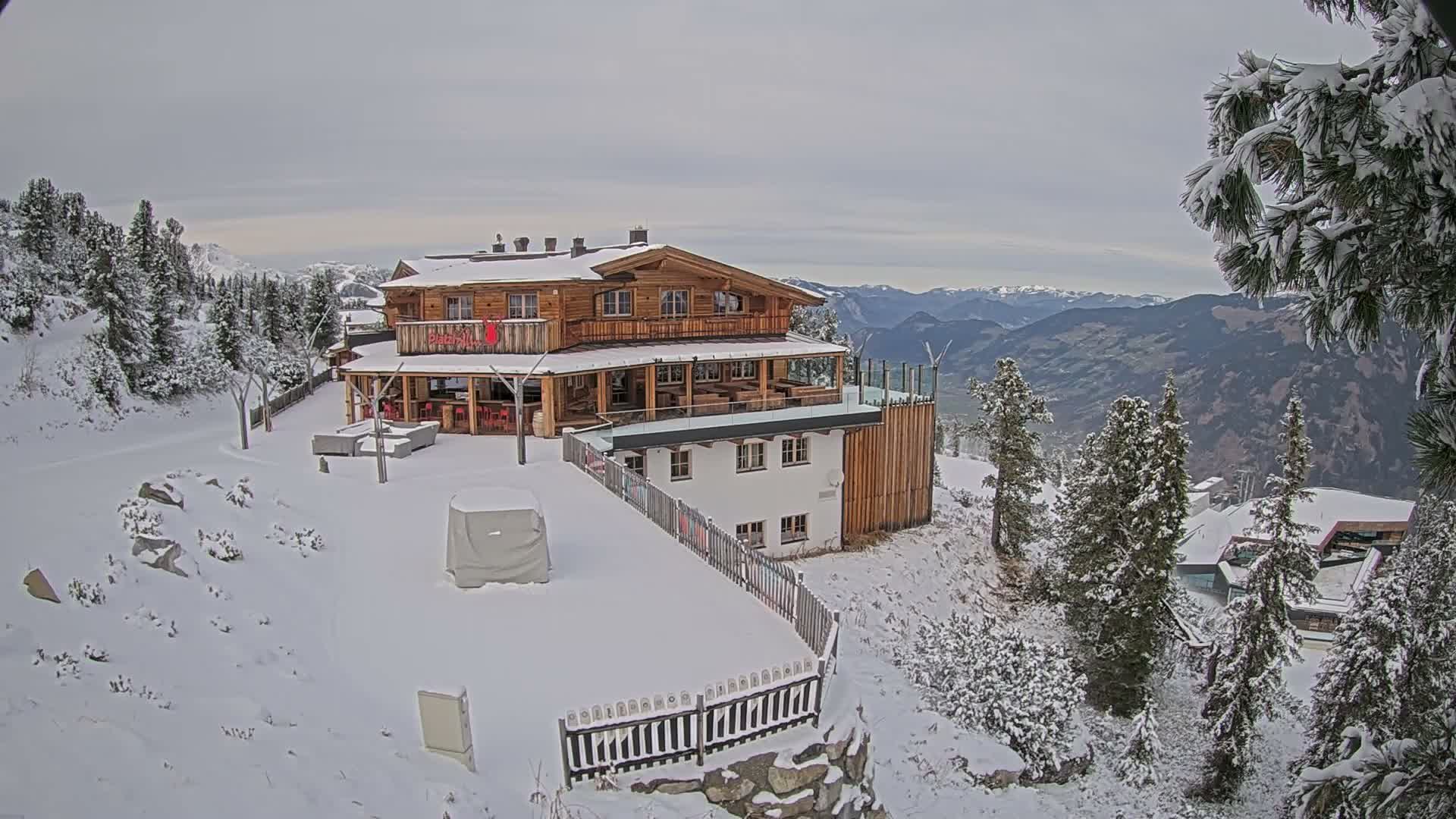 Zillertal Valley & Stummerberg Hill  Live Cam - Kaltenbach, Politischer Bezirk Schwaz, Tyrol, Austria