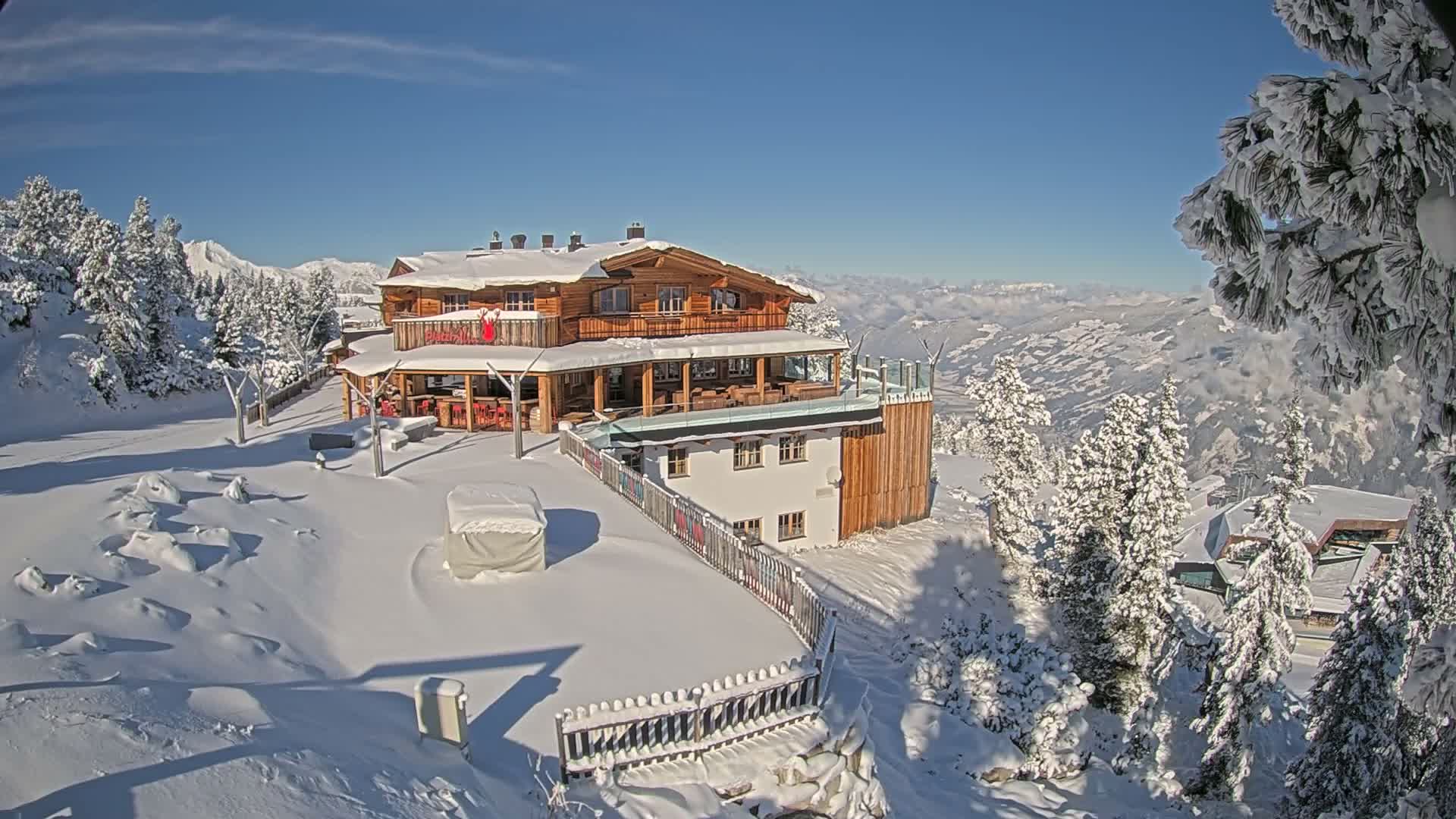 Zillertal Valley & Stummerberg Hill  Live Cam - Kaltenbach, Politischer Bezirk Schwaz, Tyrol, Austria