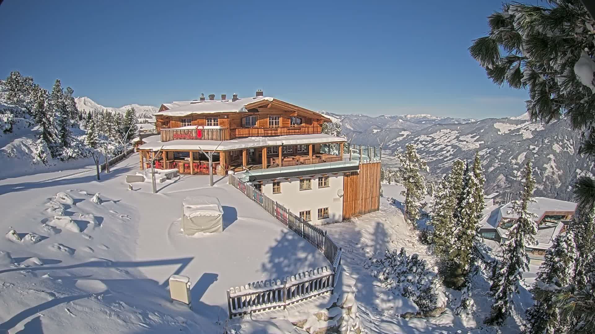 Zillertal Valley & Stummerberg Hill  Live Cam - Kaltenbach, Politischer Bezirk Schwaz, Tyrol, Austria