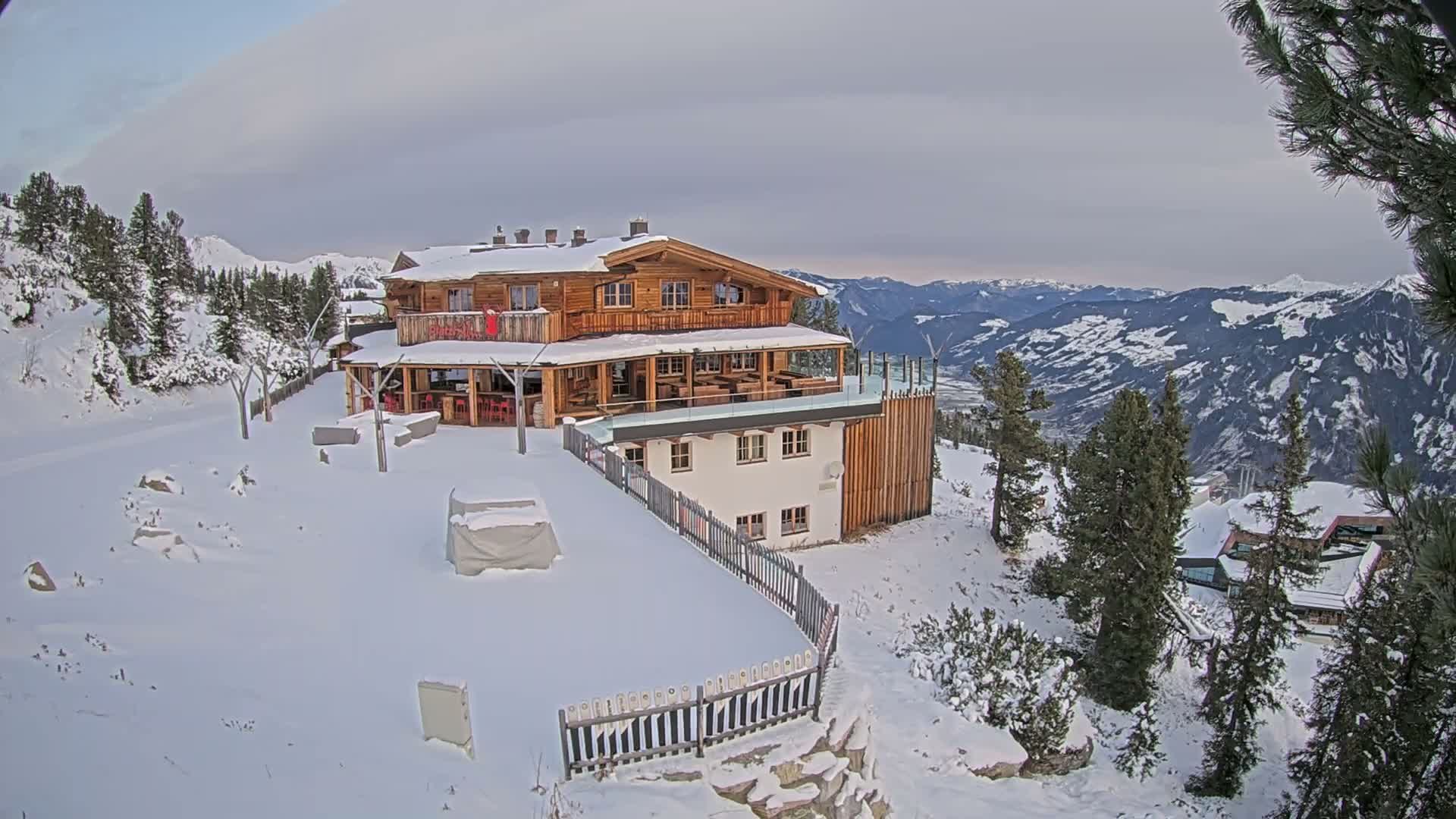 Zillertal Valley & Stummerberg Hill  Live Cam - Kaltenbach, Politischer Bezirk Schwaz, Tyrol, Austria