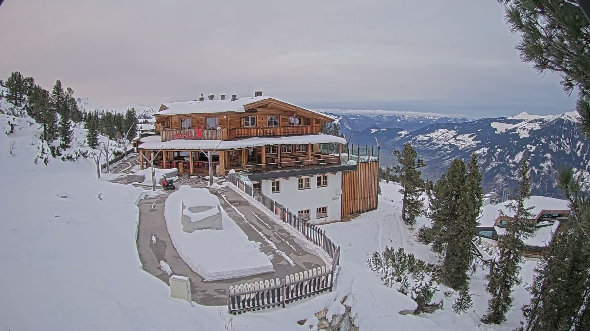 Zillertal Valley & Stummerberg Hill  Live Cam - Kaltenbach, Politischer Bezirk Schwaz, Tyrol, Austria