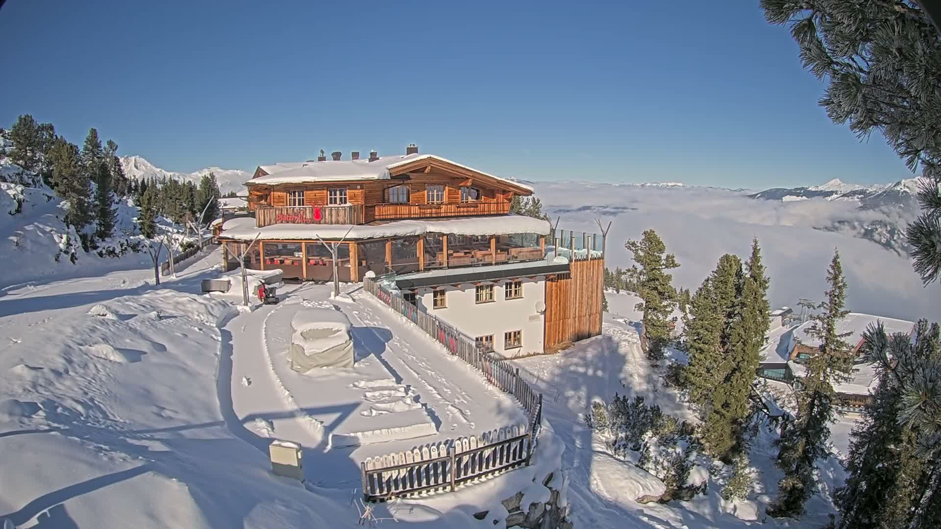 Zillertal Valley & Stummerberg Hill  Live Cam - Kaltenbach, Politischer Bezirk Schwaz, Tyrol, Austria