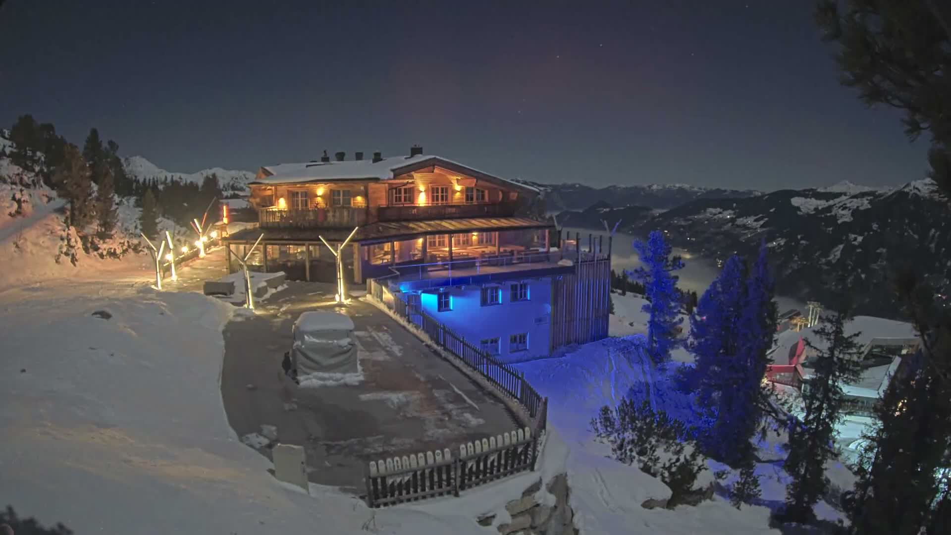 Zillertal Valley & Stummerberg Hill  Live Cam - Kaltenbach, Politischer Bezirk Schwaz, Tyrol, Austria