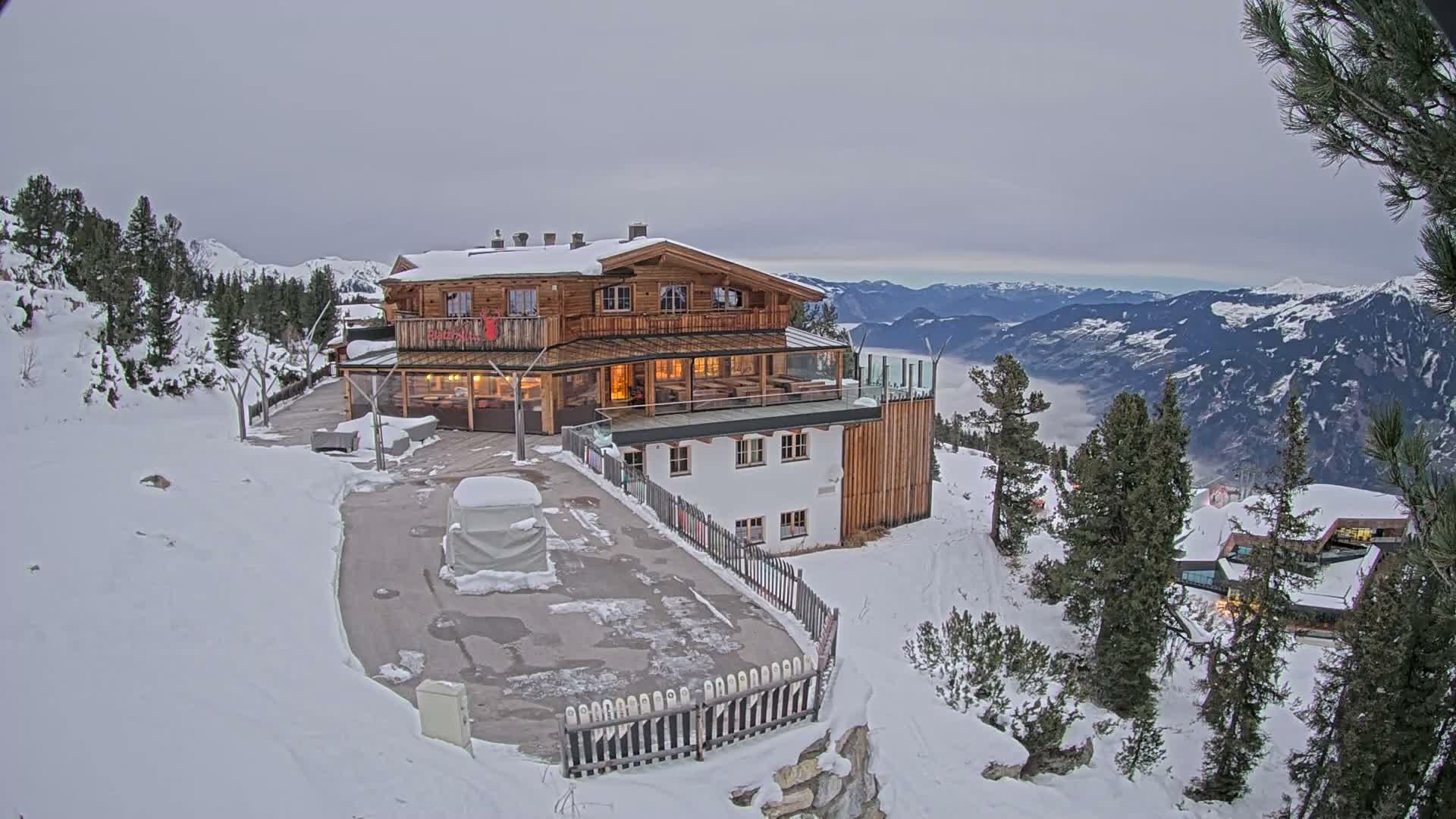 Zillertal Valley & Stummerberg Hill  Live Cam - Kaltenbach, Politischer Bezirk Schwaz, Tyrol, Austria