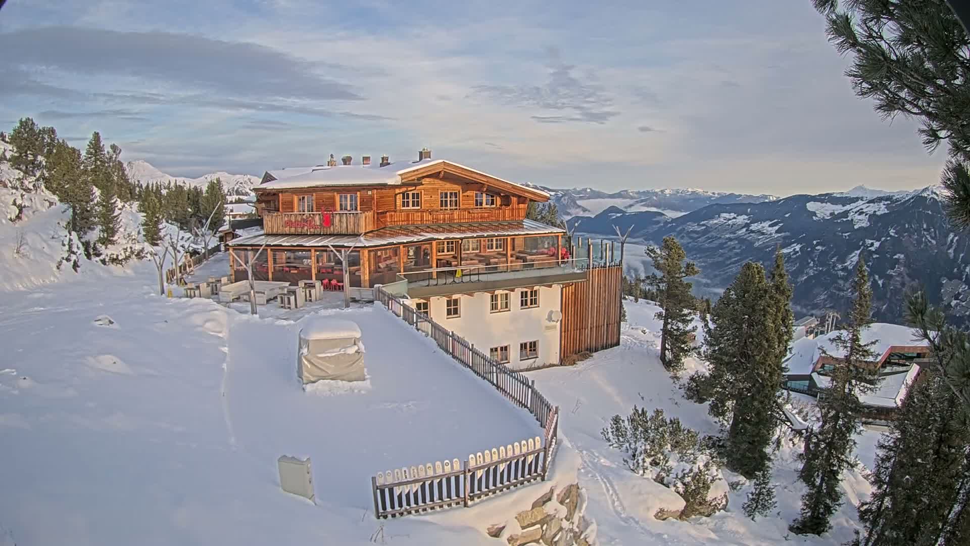 Zillertal Valley & Stummerberg Hill  Live Cam - Kaltenbach, Politischer Bezirk Schwaz, Tyrol, Austria