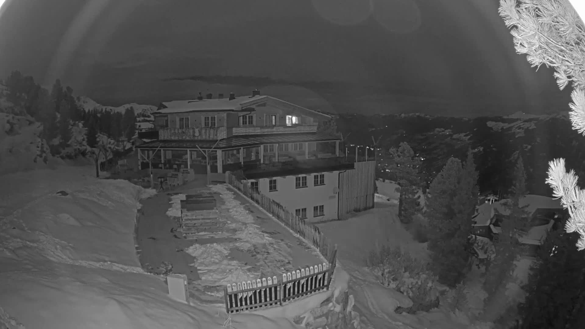 Zillertal Valley & Stummerberg Hill  Live Cam - Kaltenbach, Politischer Bezirk Schwaz, Tyrol, Austria