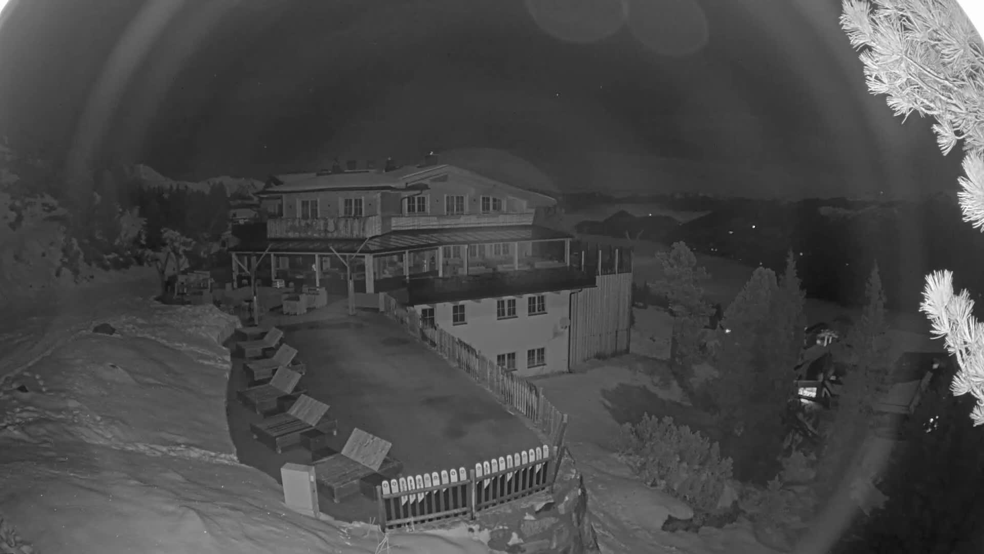 Zillertal Valley & Stummerberg Hill  Live Cam - Kaltenbach, Politischer Bezirk Schwaz, Tyrol, Austria