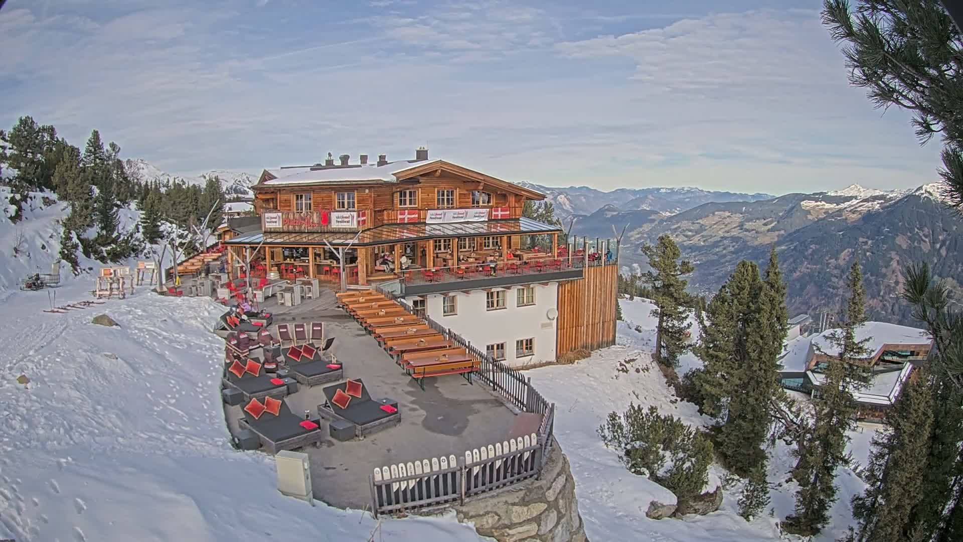 Zillertal Valley & Stummerberg Hill  Live Cam - Kaltenbach, Politischer Bezirk Schwaz, Tyrol, Austria