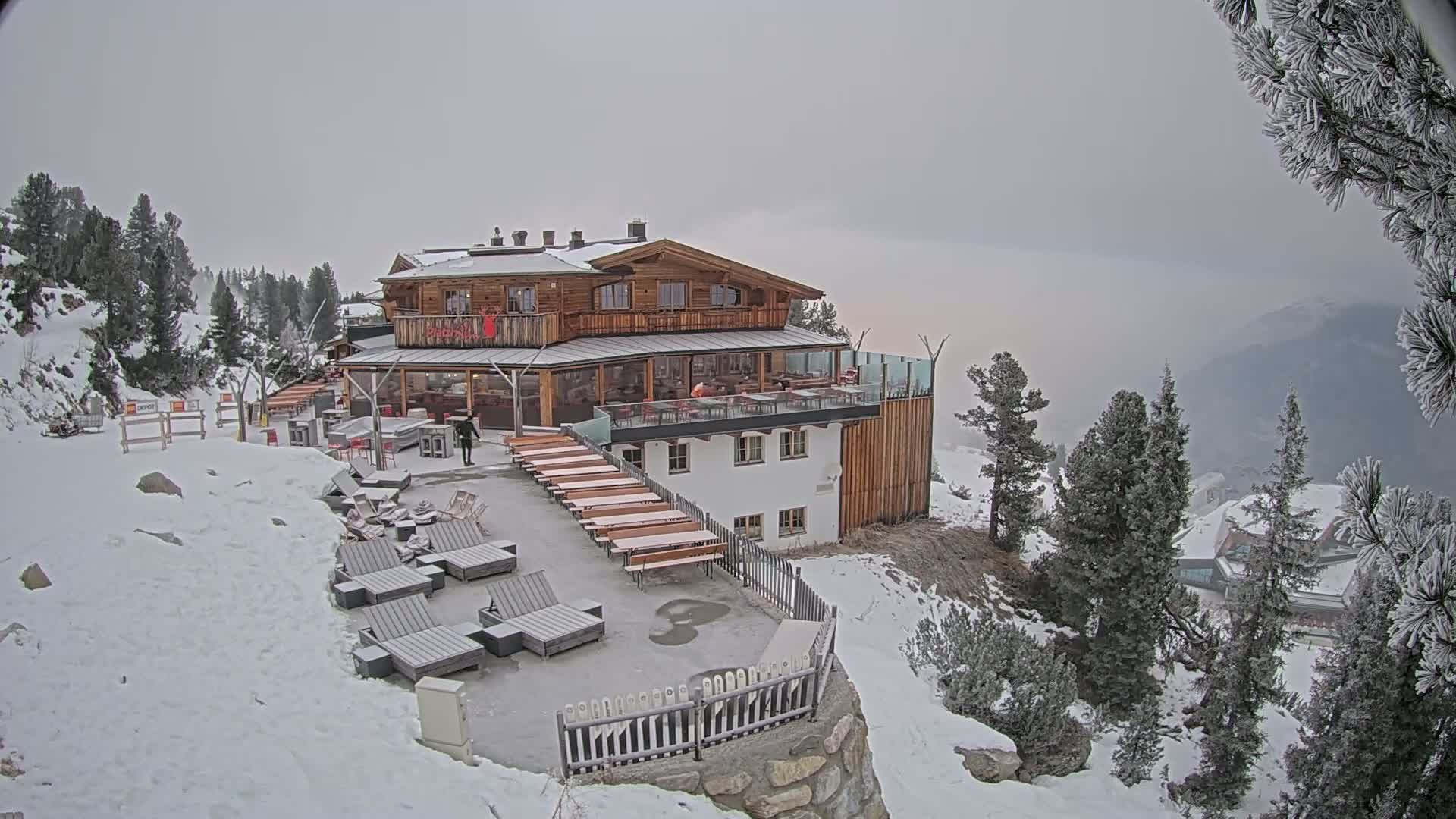 Zillertal Valley & Stummerberg Hill  Live Cam - Kaltenbach, Politischer Bezirk Schwaz, Tyrol, Austria