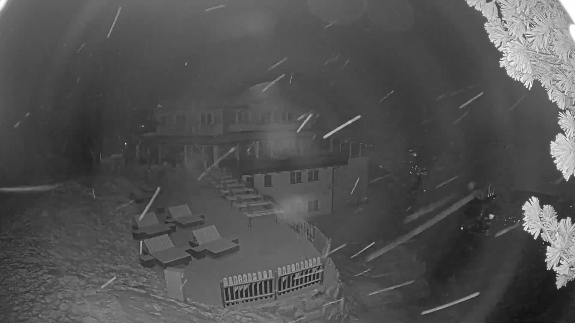 Zillertal Valley & Stummerberg Hill  Live Cam - Kaltenbach, Politischer Bezirk Schwaz, Tyrol, Austria