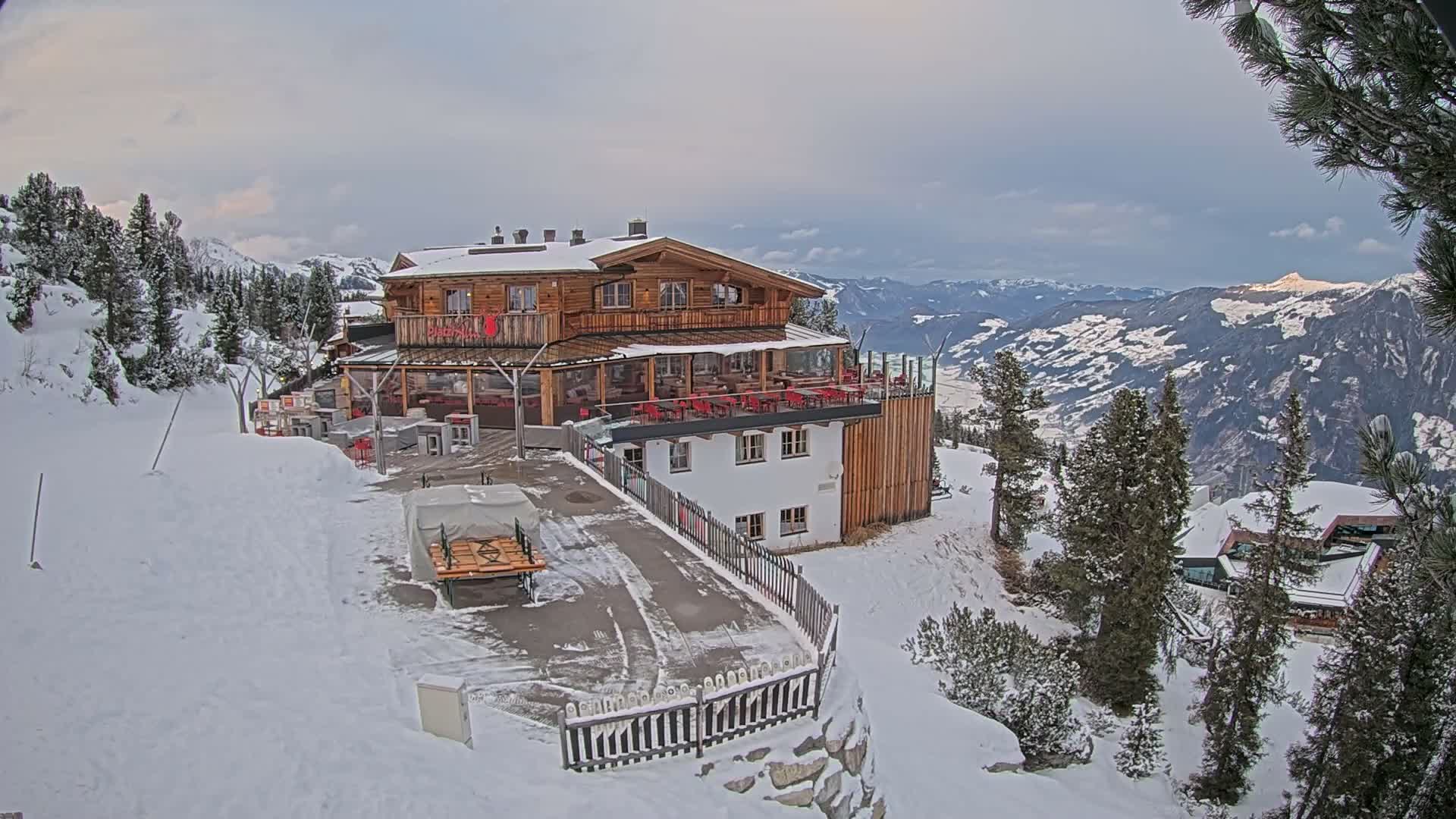 Zillertal Valley & Stummerberg Hill  Live Cam - Kaltenbach, Politischer Bezirk Schwaz, Tyrol, Austria