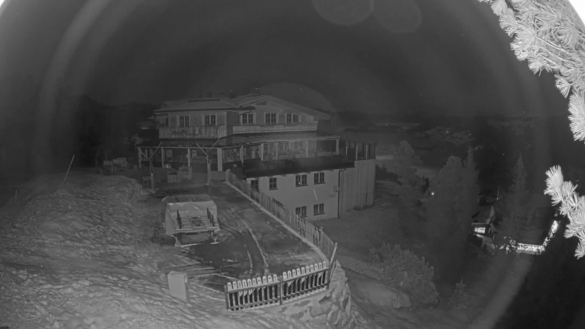 Zillertal Valley & Stummerberg Hill  Live Cam - Kaltenbach, Politischer Bezirk Schwaz, Tyrol, Austria