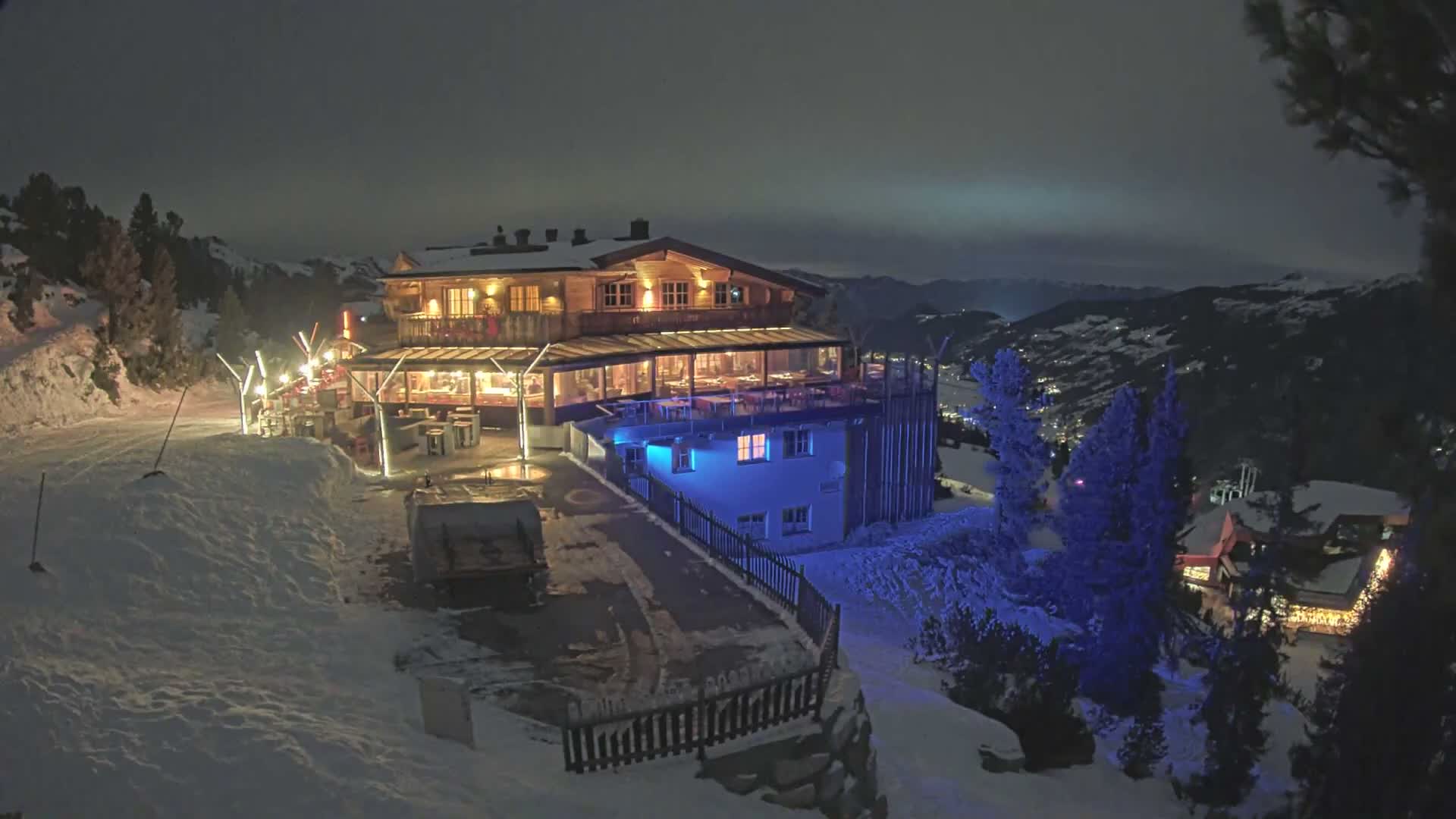 Zillertal Valley & Stummerberg Hill  Live Cam - Kaltenbach, Politischer Bezirk Schwaz, Tyrol, Austria