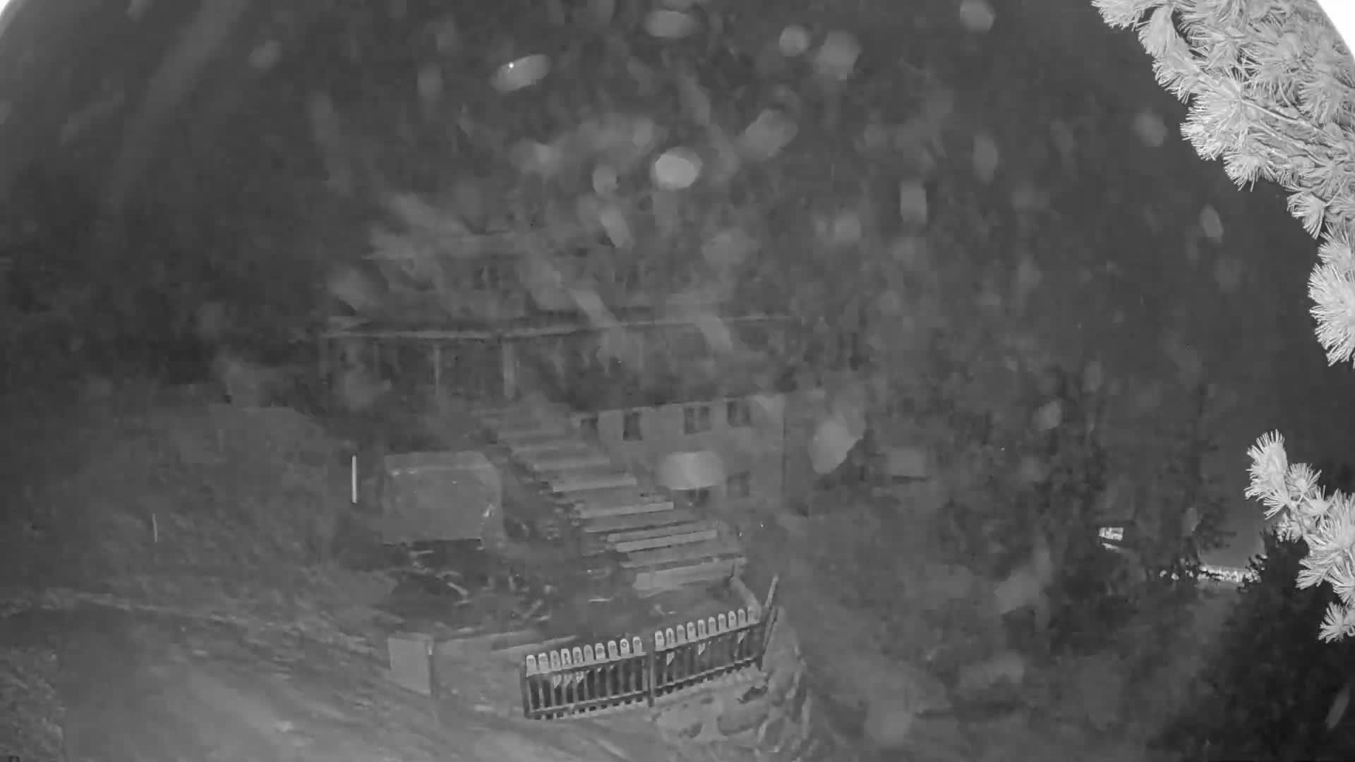 Zillertal Valley & Stummerberg Hill  Live Cam - Kaltenbach, Politischer Bezirk Schwaz, Tyrol, Austria