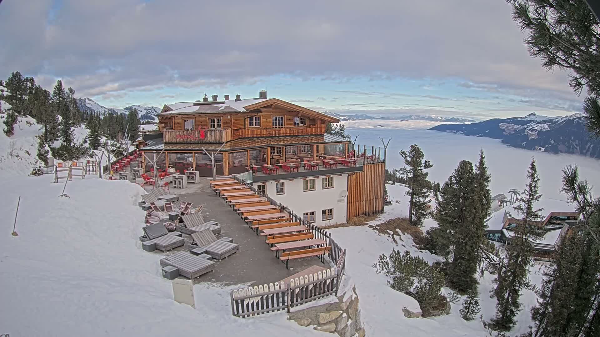 Zillertal Valley & Stummerberg Hill  Live Cam - Kaltenbach, Politischer Bezirk Schwaz, Tyrol, Austria