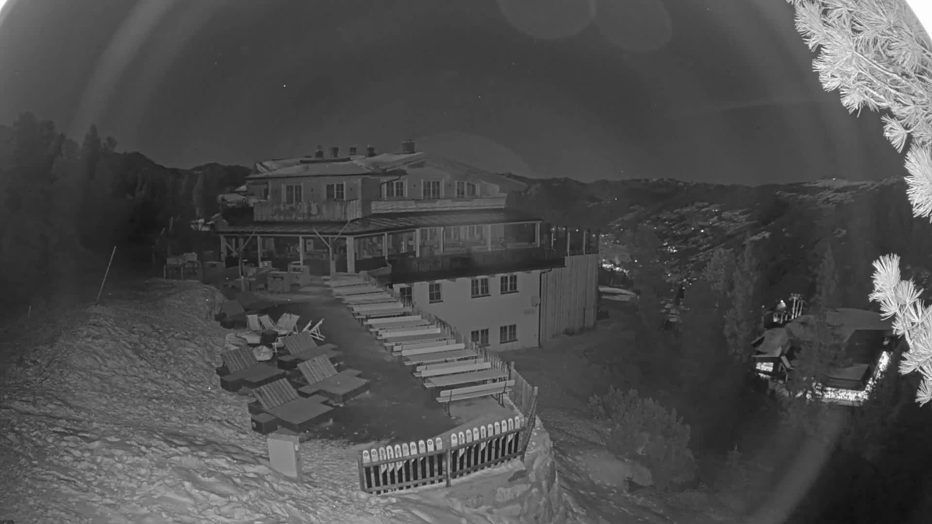 Zillertal Valley & Stummerberg Hill  Live Cam - Kaltenbach, Politischer Bezirk Schwaz, Tyrol, Austria