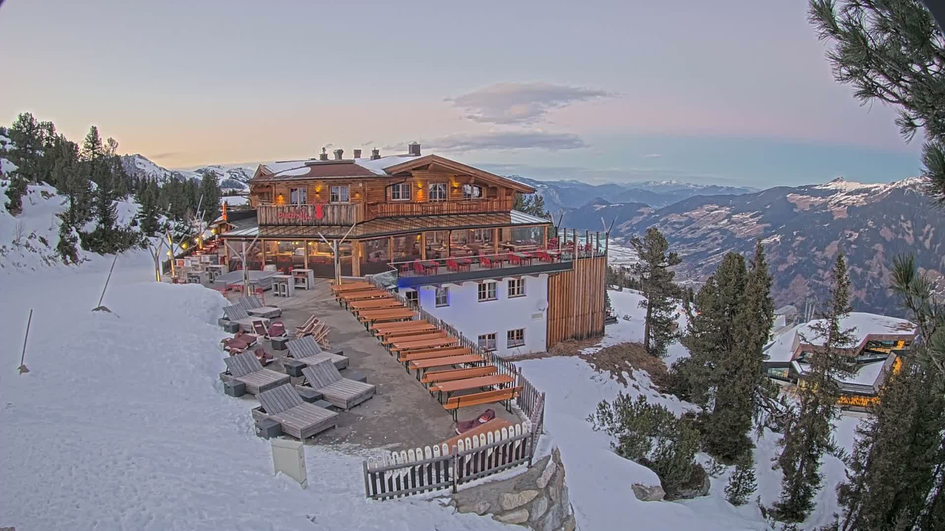 Zillertal Valley & Stummerberg Hill  Live Cam - Kaltenbach, Politischer Bezirk Schwaz, Tyrol, Austria