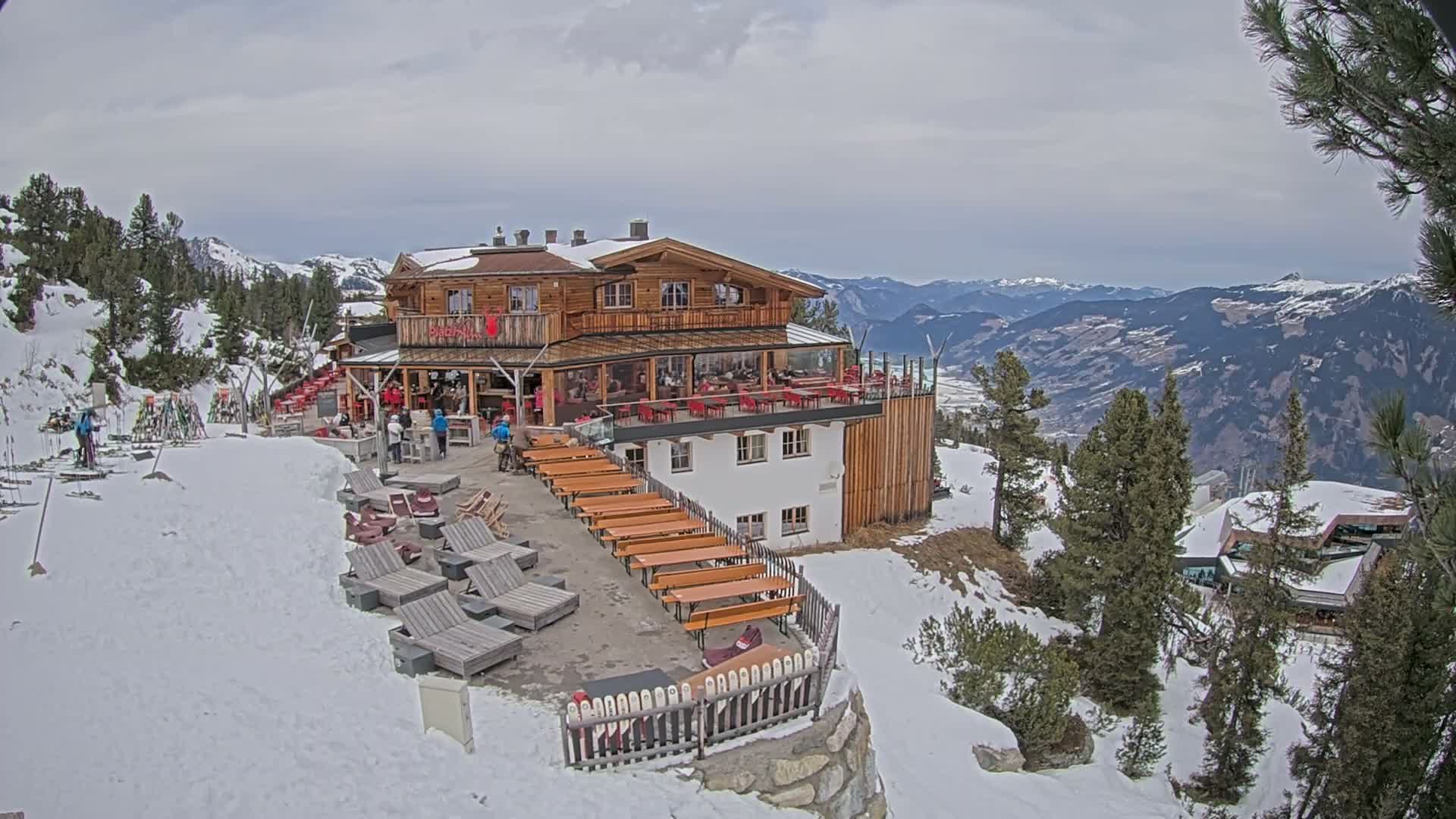 Zillertal Valley & Stummerberg Hill  Live Cam - Kaltenbach, Politischer Bezirk Schwaz, Tyrol, Austria