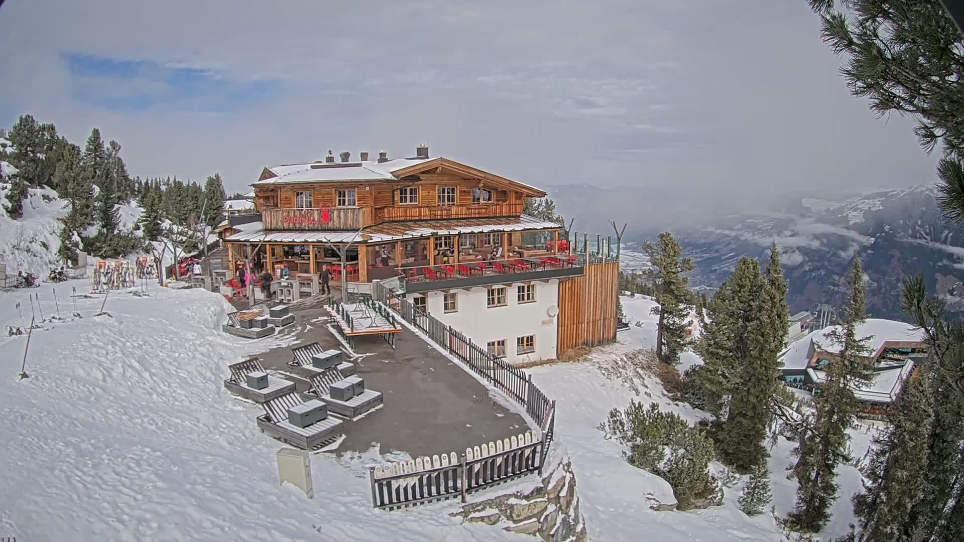 Zillertal Valley & Stummerberg Hill  Live Cam - Kaltenbach, Politischer Bezirk Schwaz, Tyrol, Austria