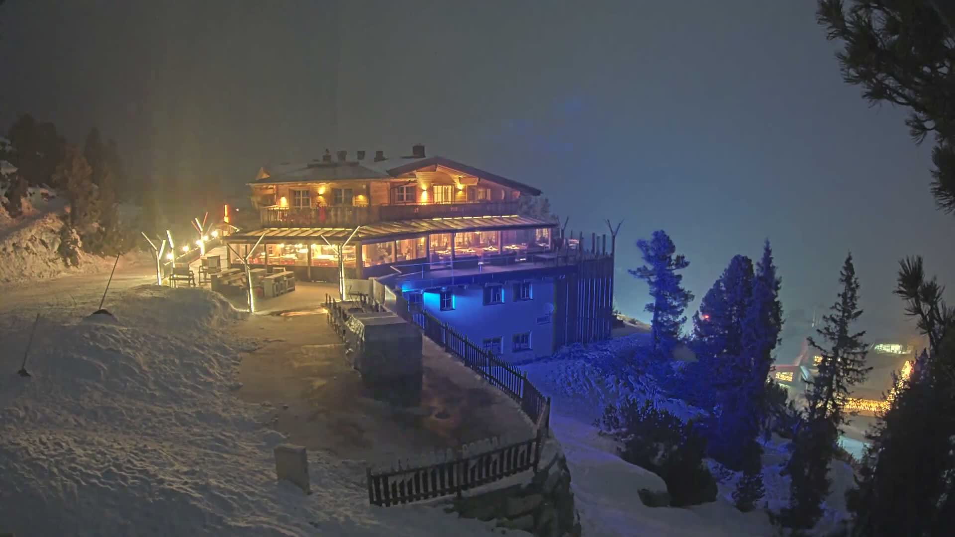 Zillertal Valley & Stummerberg Hill  Live Cam - Kaltenbach, Politischer Bezirk Schwaz, Tyrol, Austria