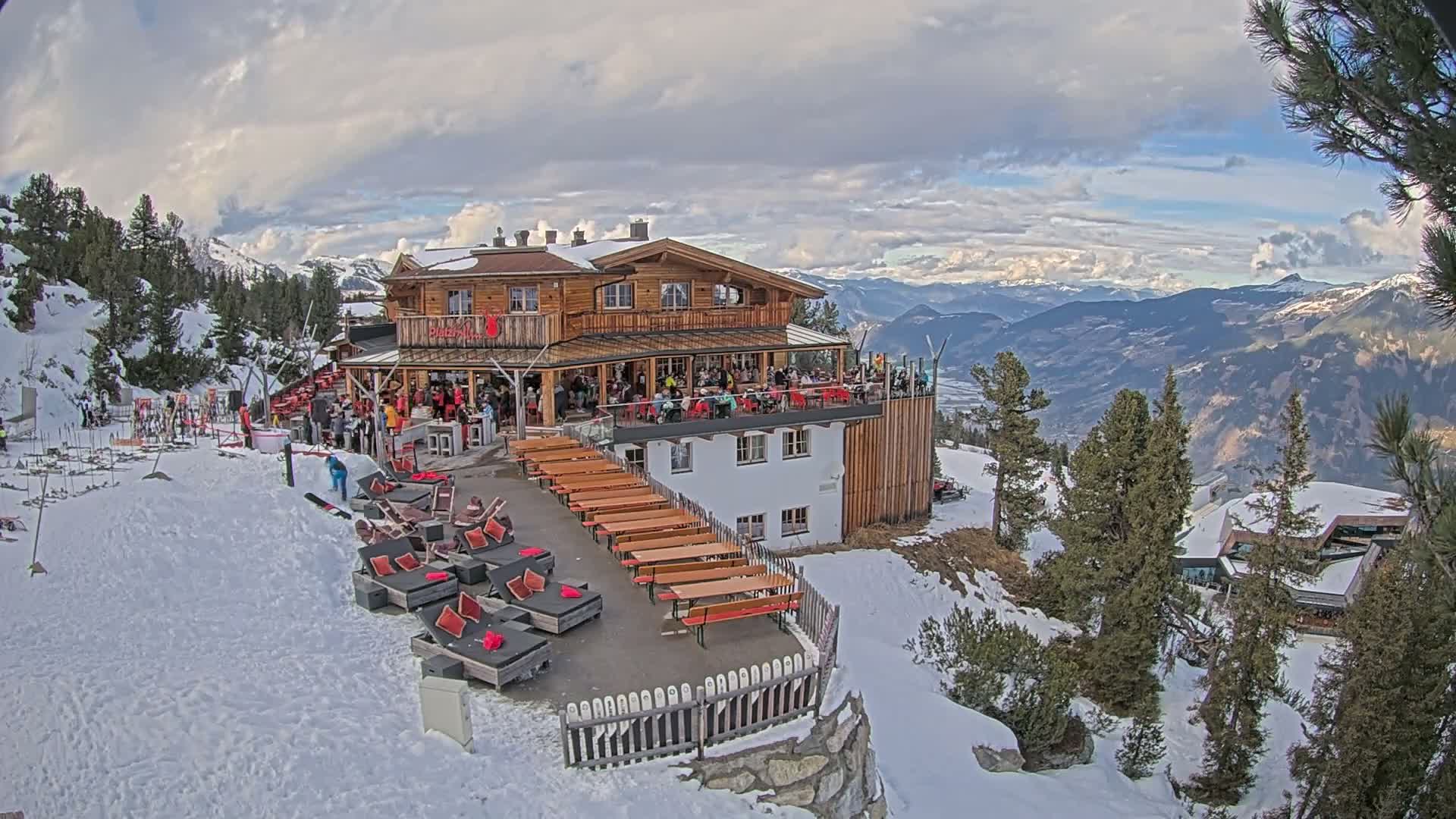 Zillertal Valley & Stummerberg Hill  Live Cam - Kaltenbach, Politischer Bezirk Schwaz, Tyrol, Austria