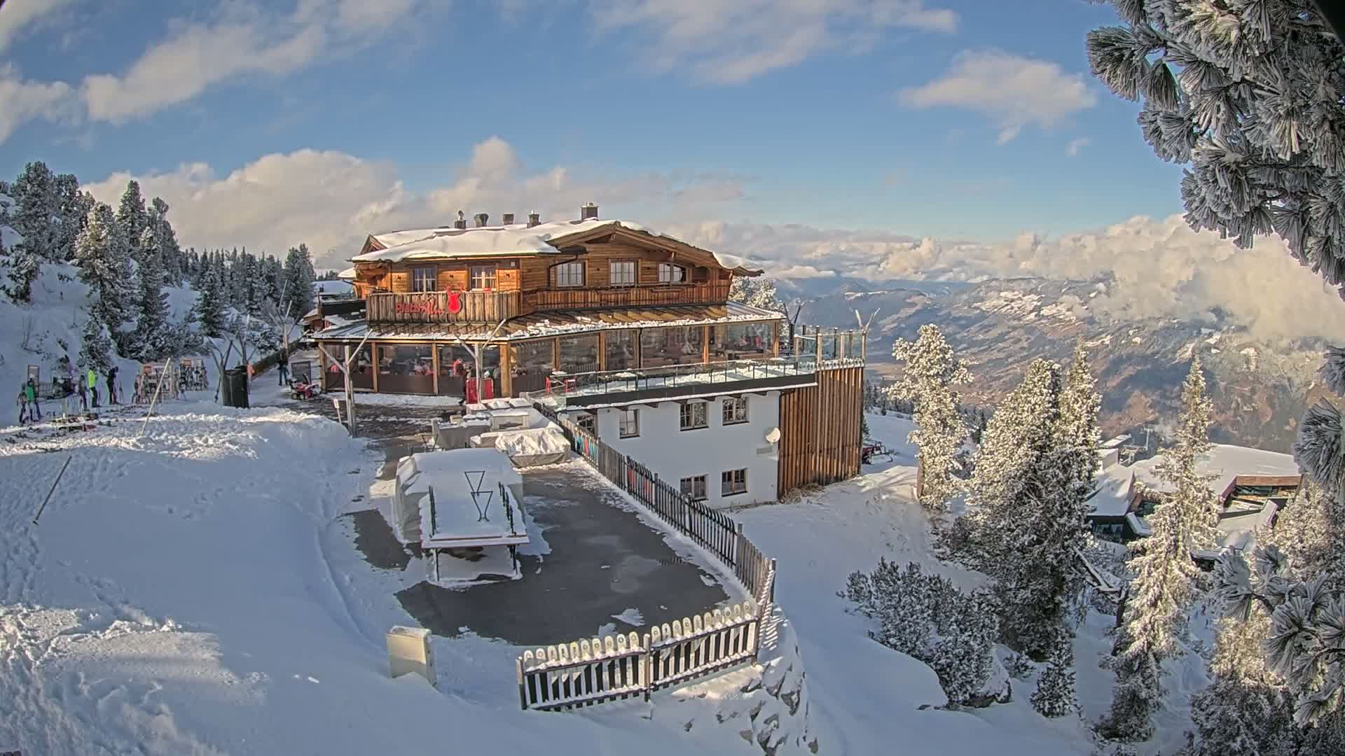 Zillertal Valley & Stummerberg Hill  Live Cam - Kaltenbach, Politischer Bezirk Schwaz, Tyrol, Austria