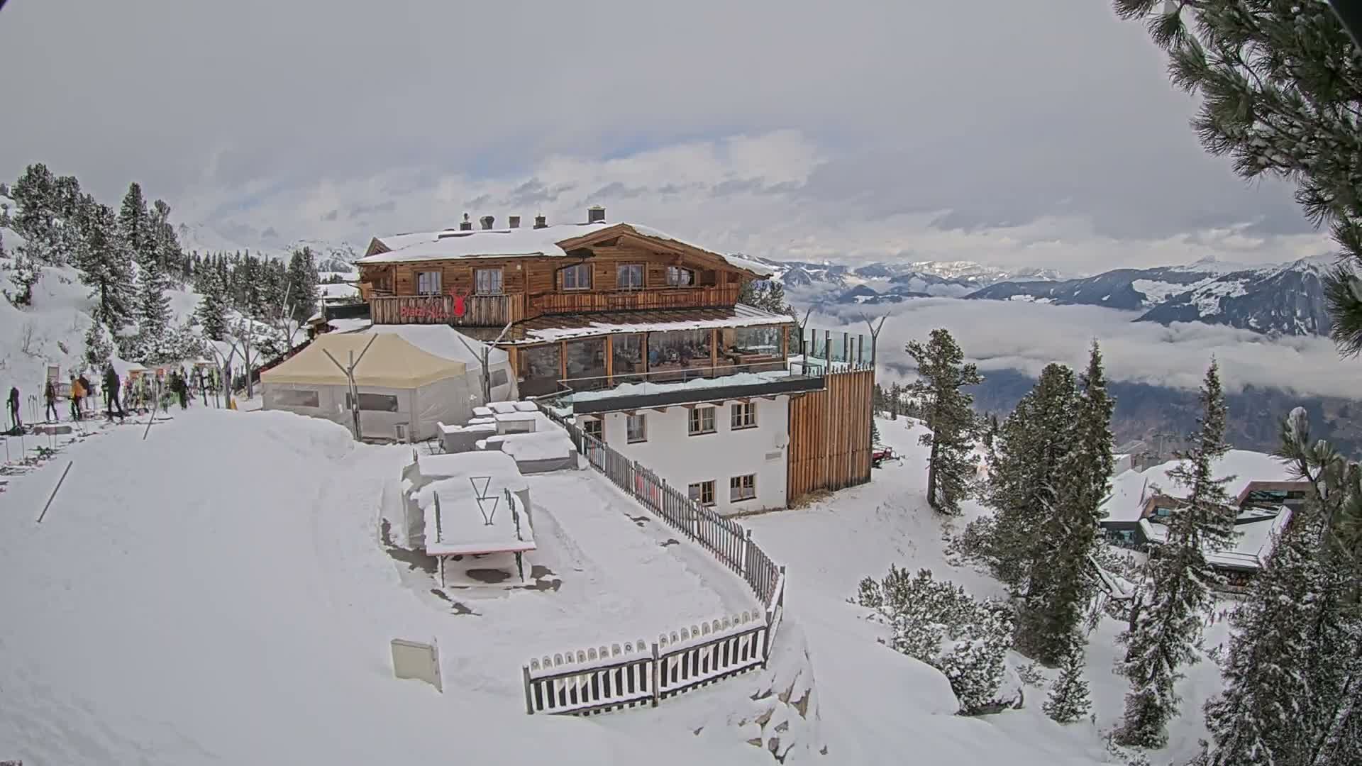 Zillertal Valley & Stummerberg Hill  Live Cam - Kaltenbach, Politischer Bezirk Schwaz, Tyrol, Austria