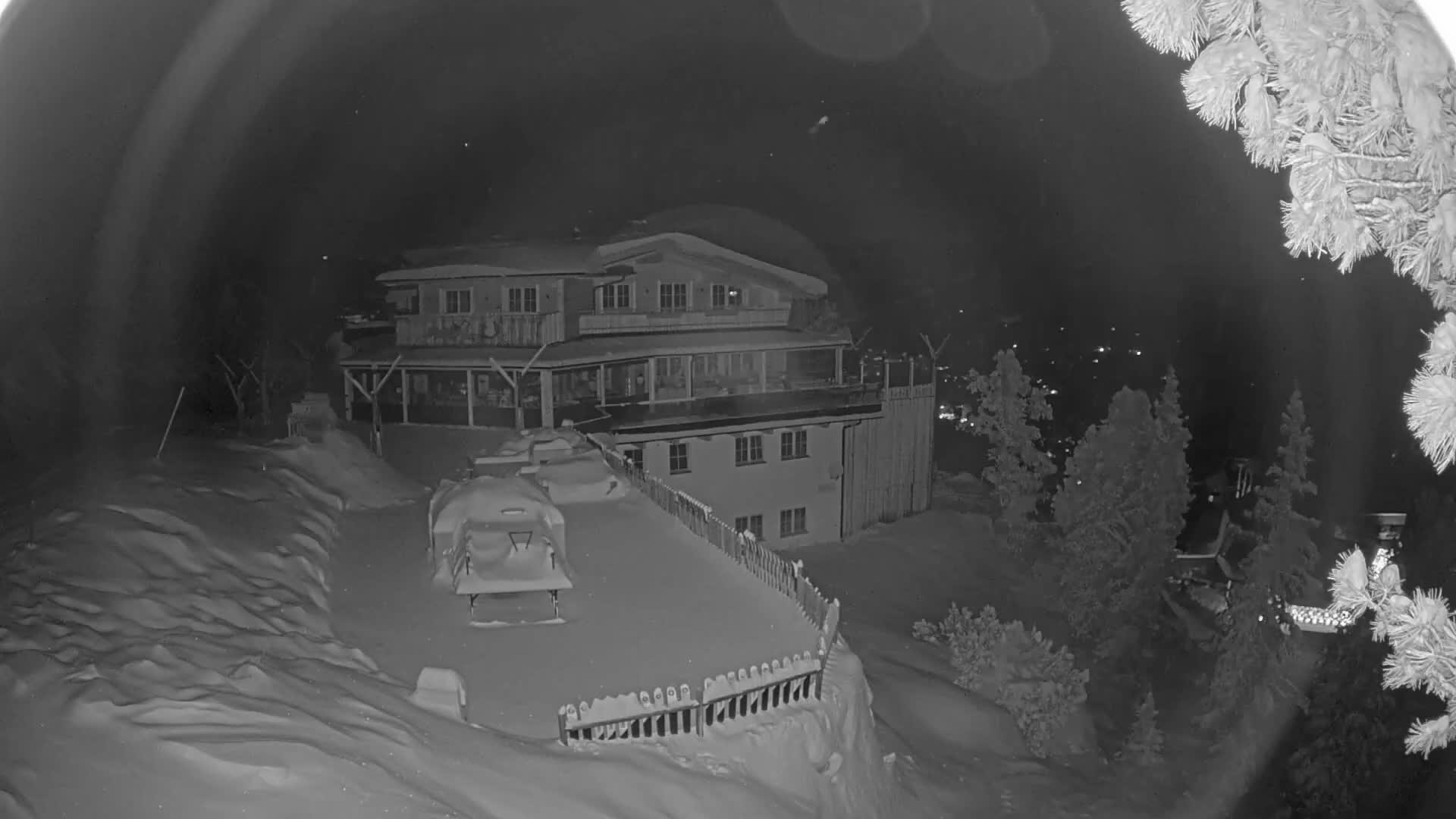 Zillertal Valley & Stummerberg Hill  Live Cam - Kaltenbach, Politischer Bezirk Schwaz, Tyrol, Austria