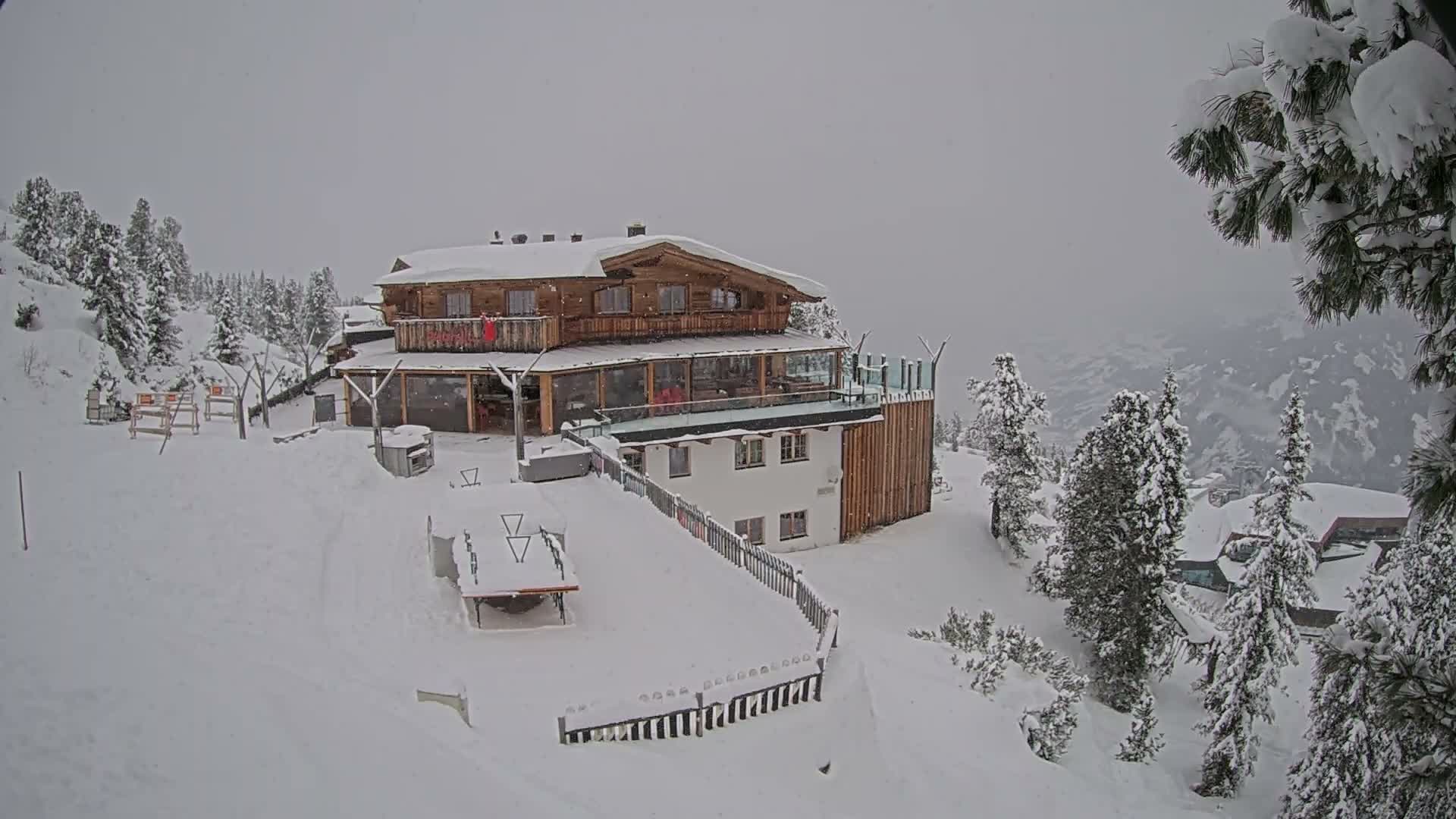 Zillertal Valley & Stummerberg Hill  Live Cam - Kaltenbach, Politischer Bezirk Schwaz, Tyrol, Austria
