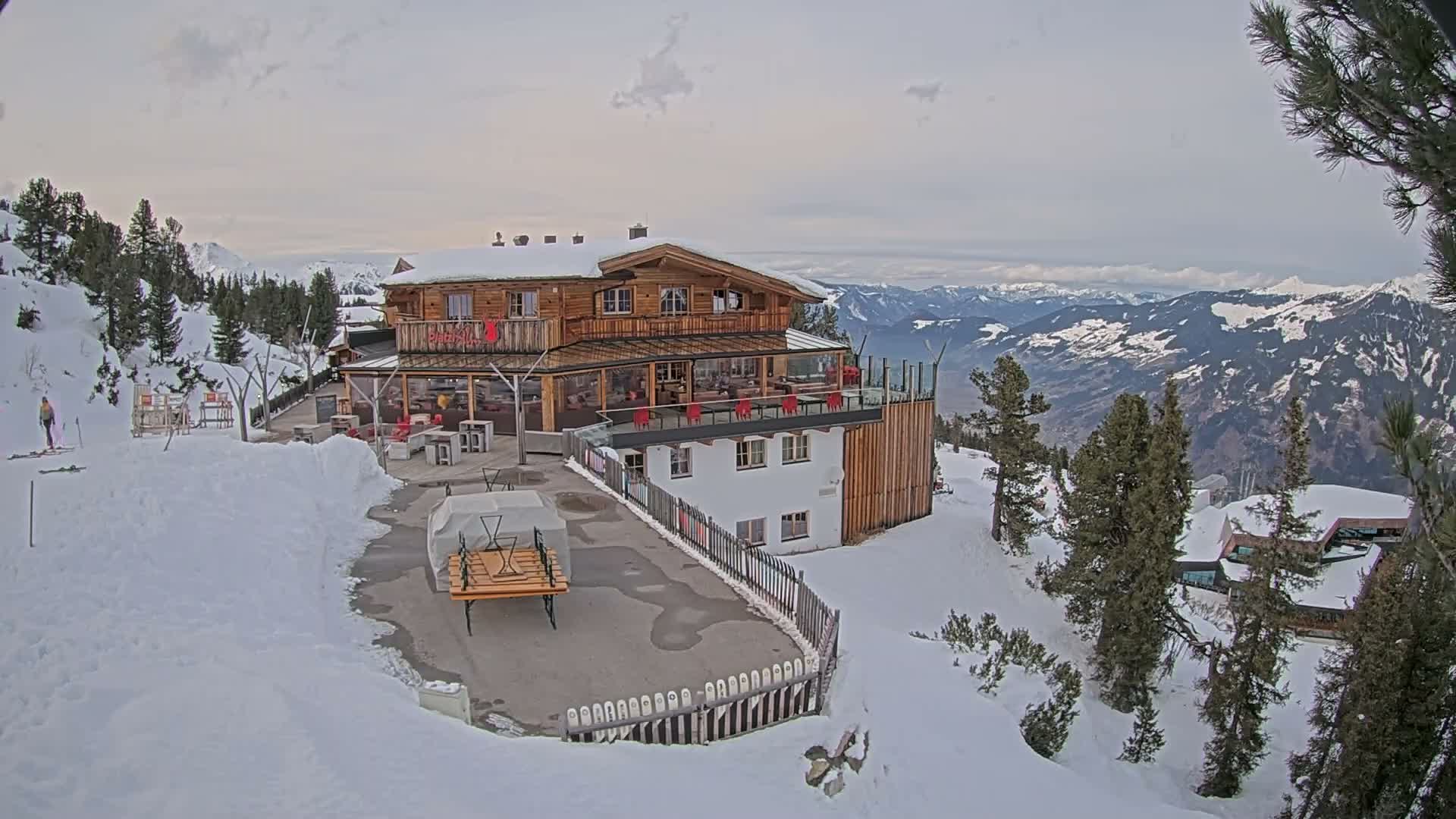 Zillertal Valley & Stummerberg Hill  Live Cam - Kaltenbach, Politischer Bezirk Schwaz, Tyrol, Austria