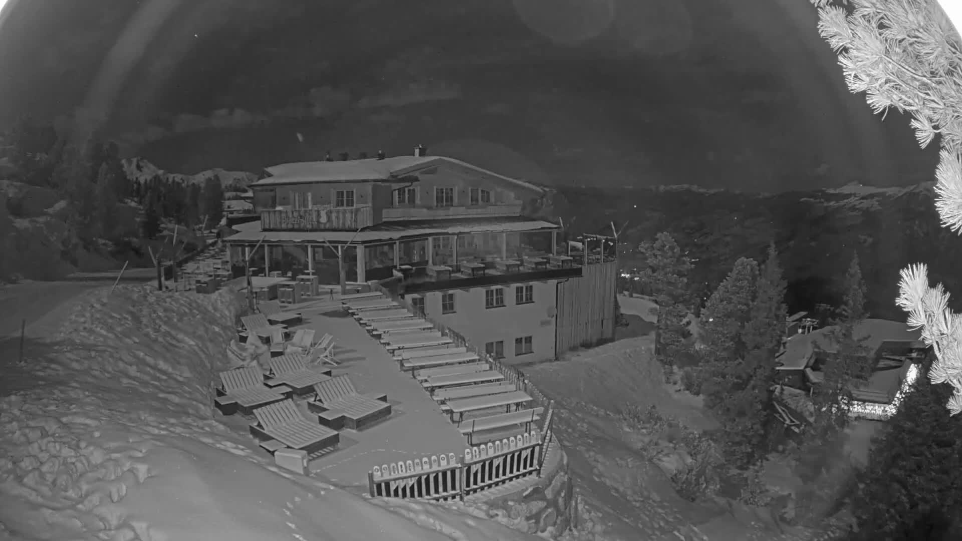 Zillertal Valley & Stummerberg Hill  Live Cam - Kaltenbach, Politischer Bezirk Schwaz, Tyrol, Austria