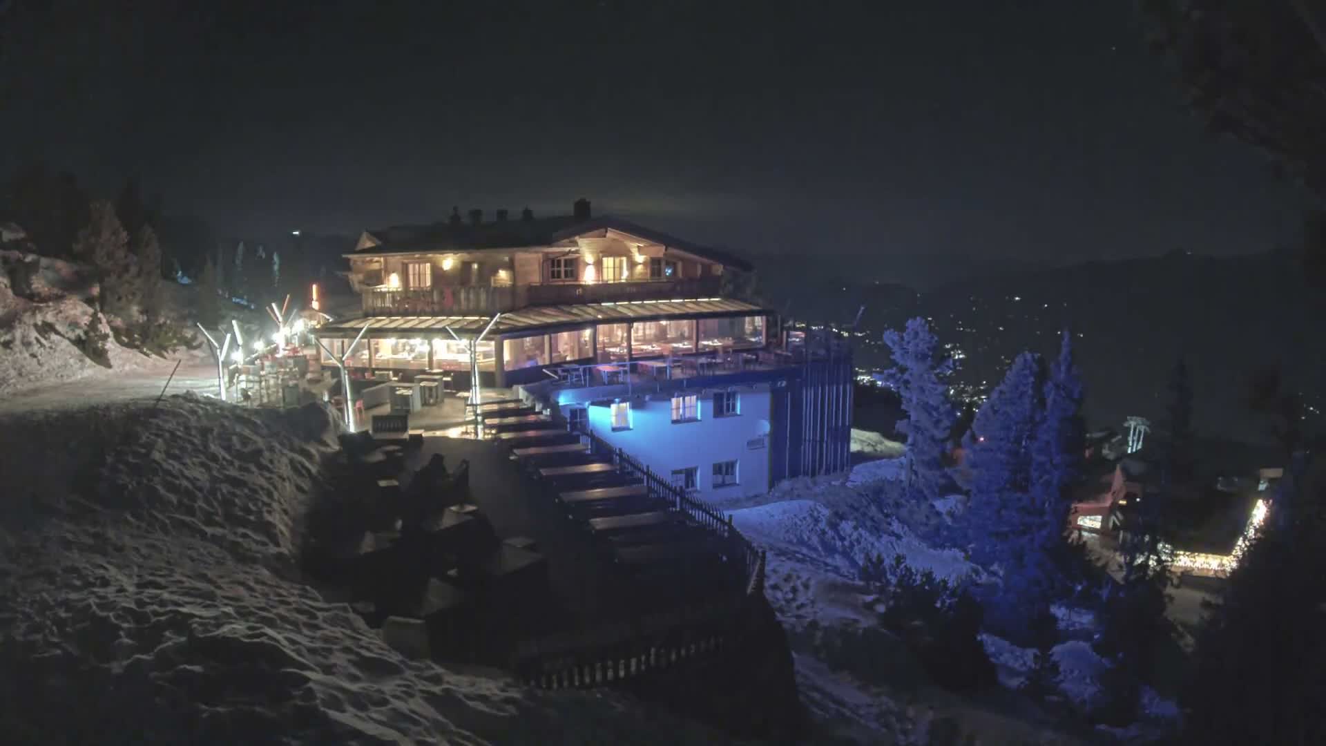 Zillertal Valley & Stummerberg Hill  Live Cam - Kaltenbach, Politischer Bezirk Schwaz, Tyrol, Austria