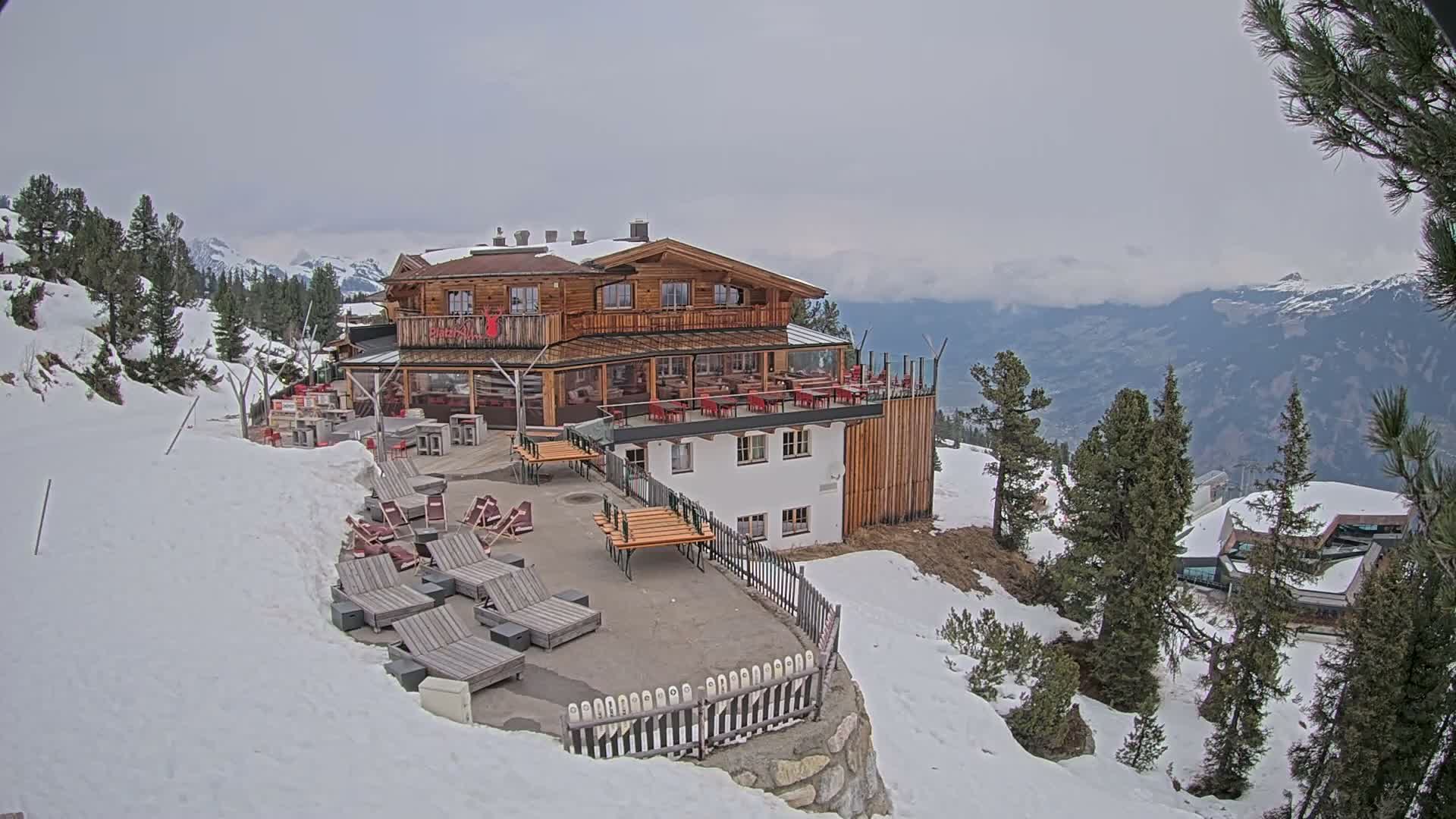 Zillertal Valley & Stummerberg Hill  Live Cam - Kaltenbach, Politischer Bezirk Schwaz, Tyrol, Austria
