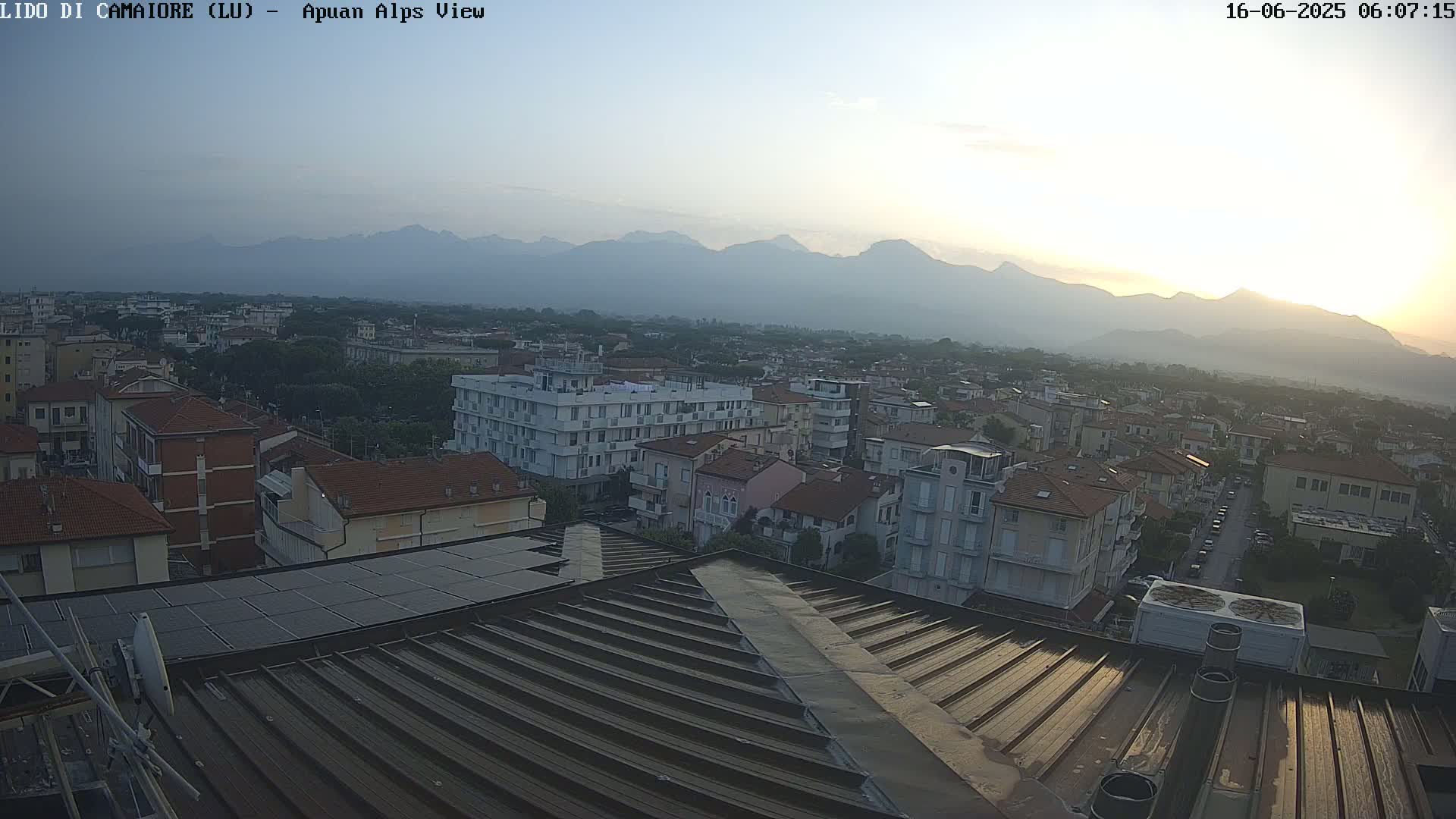Apuan Alps Live Cam from Lido di Camaiore - Lucca, Italy
