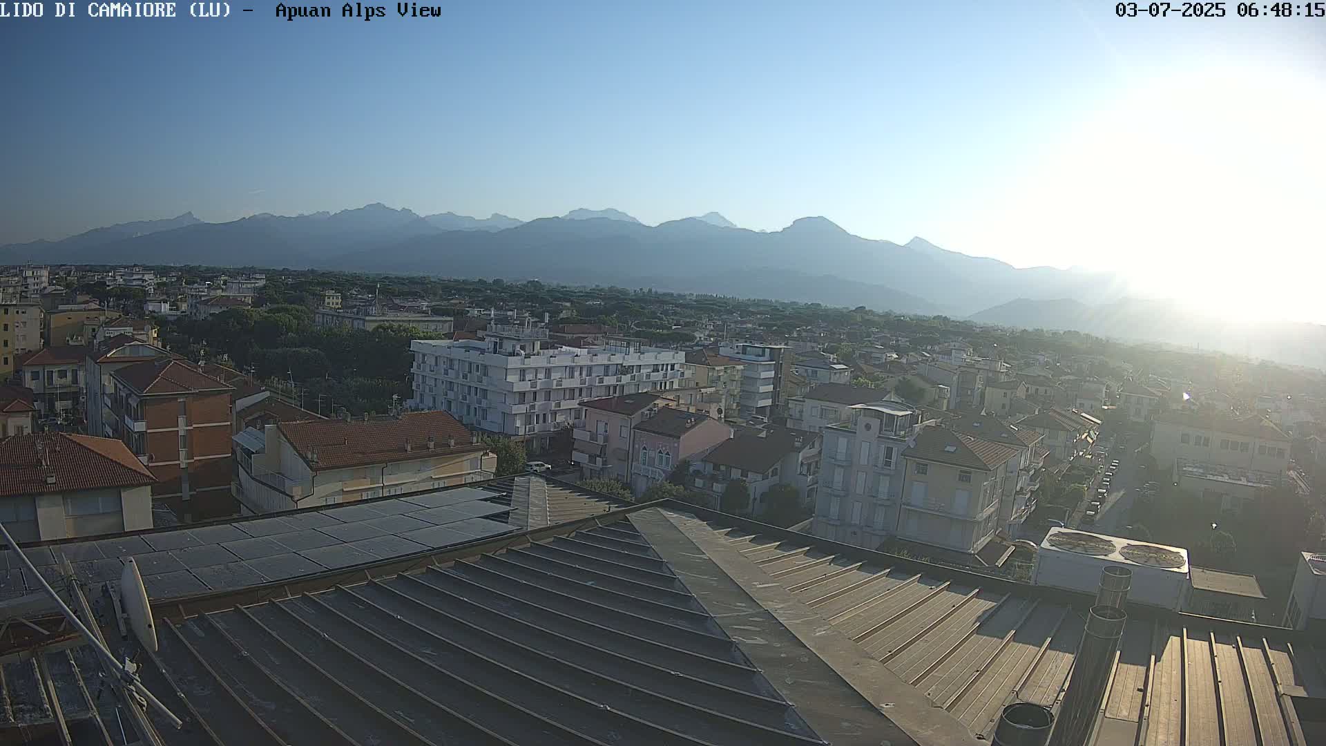Apuan Alps Live Cam from Lido di Camaiore - Lucca, Italy