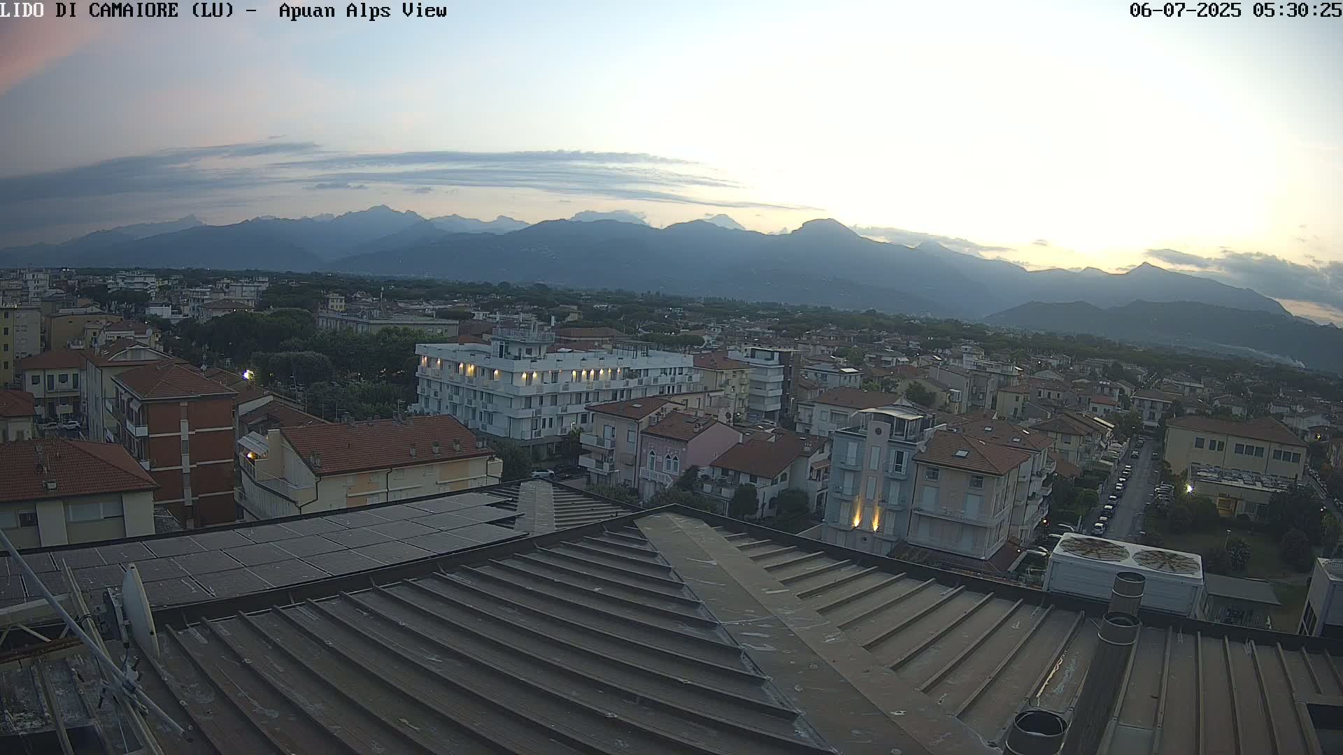 Apuan Alps Live Cam from Lido di Camaiore - Lucca, Italy