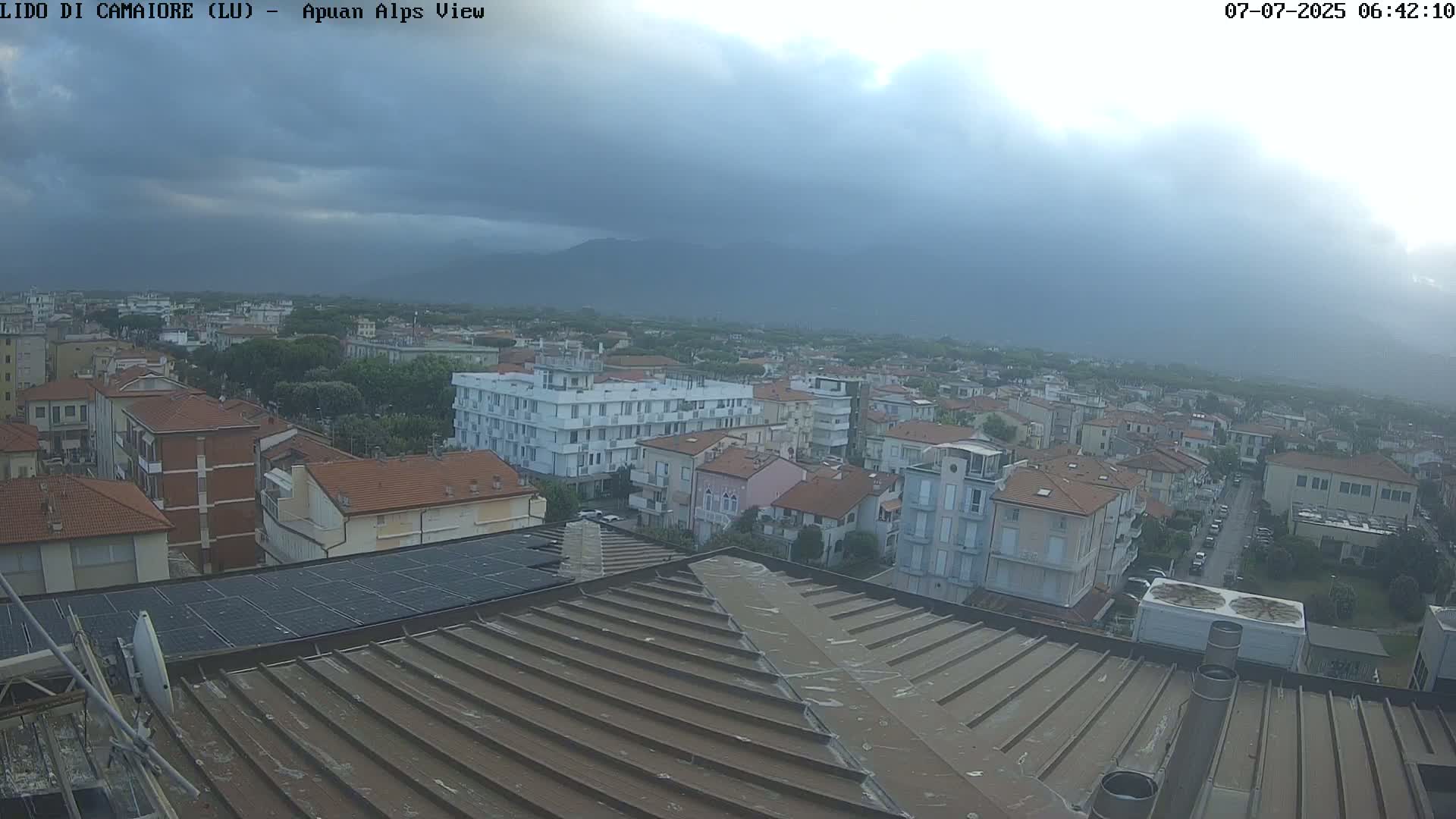 Apuan Alps Live Cam from Lido di Camaiore - Lucca, Italy