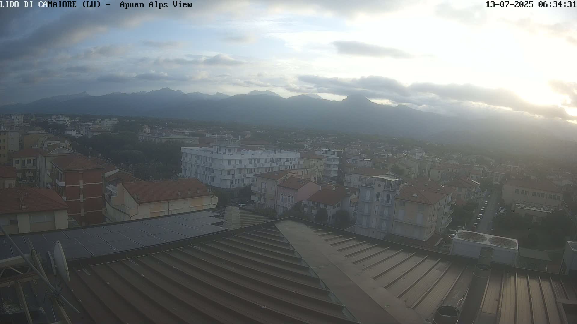 Apuan Alps Live Cam from Lido di Camaiore - Lucca, Italy