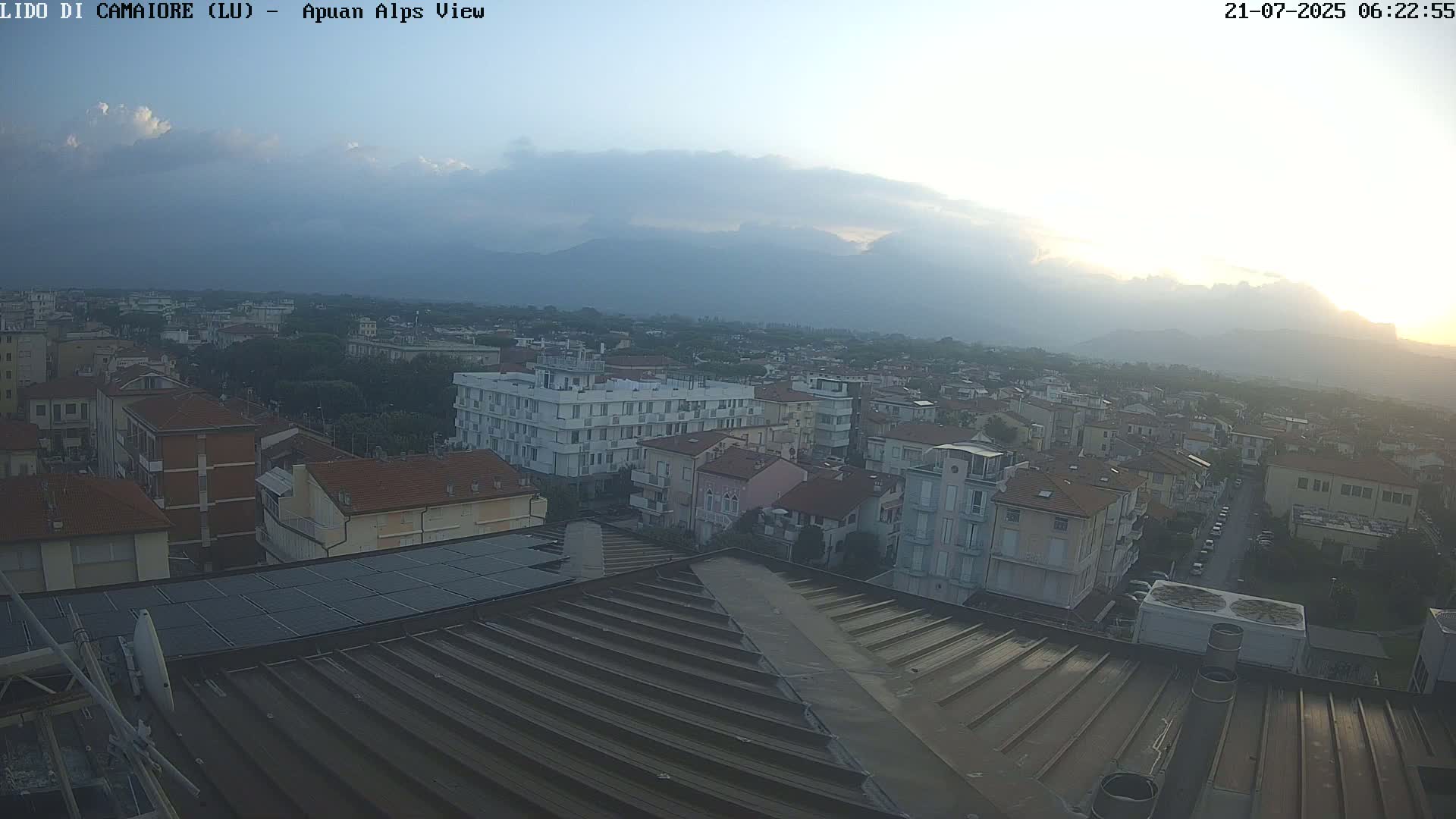 Apuan Alps Live Cam from Lido di Camaiore - Lucca, Italy
