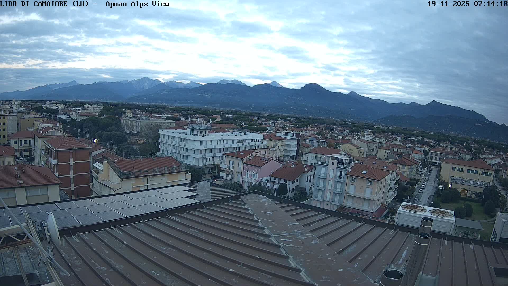 Apuan Alps Live Cam from Lido di Camaiore - Lucca, Italy