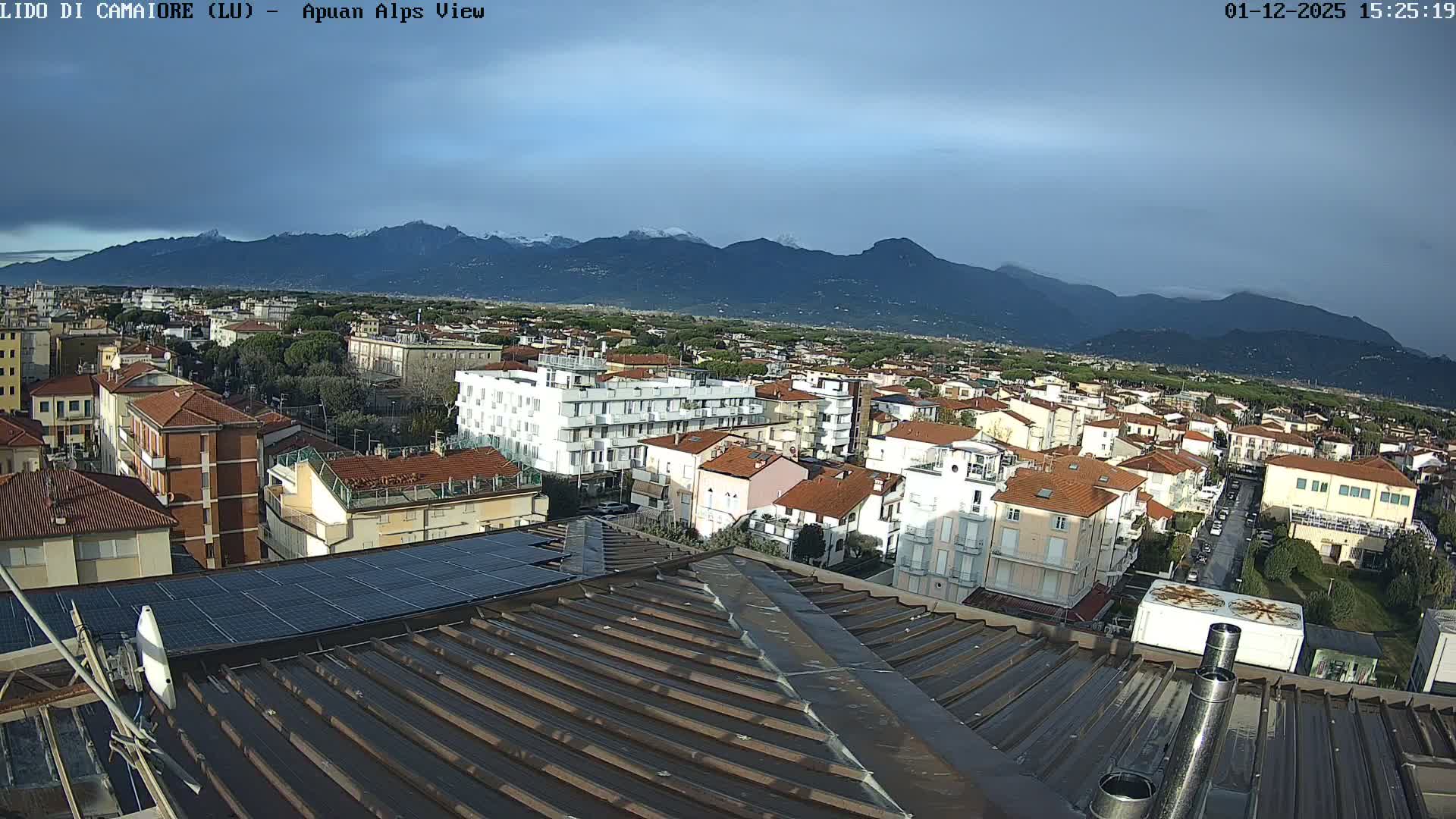 Apuan Alps Live Cam from Lido di Camaiore - Lucca, Italy