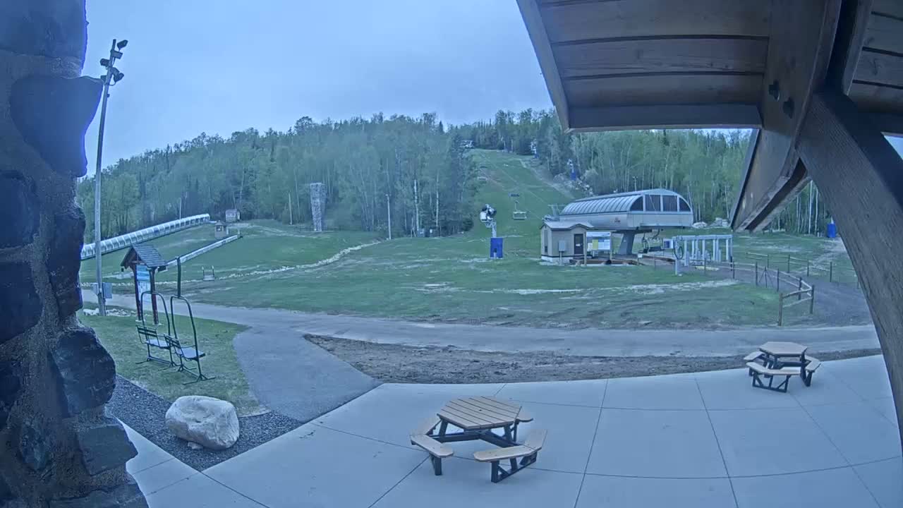 Giants Ridge Main Square, Ski Slopes & Cable Car Live Cam - Biwabik, Saint Louis, Minnesota, USA