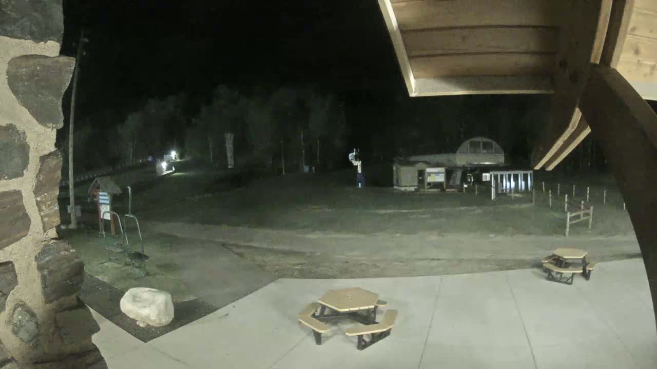 Giants Ridge Main Square, Ski Slopes & Cable Car Live Cam - Biwabik, Saint Louis, Minnesota, USA