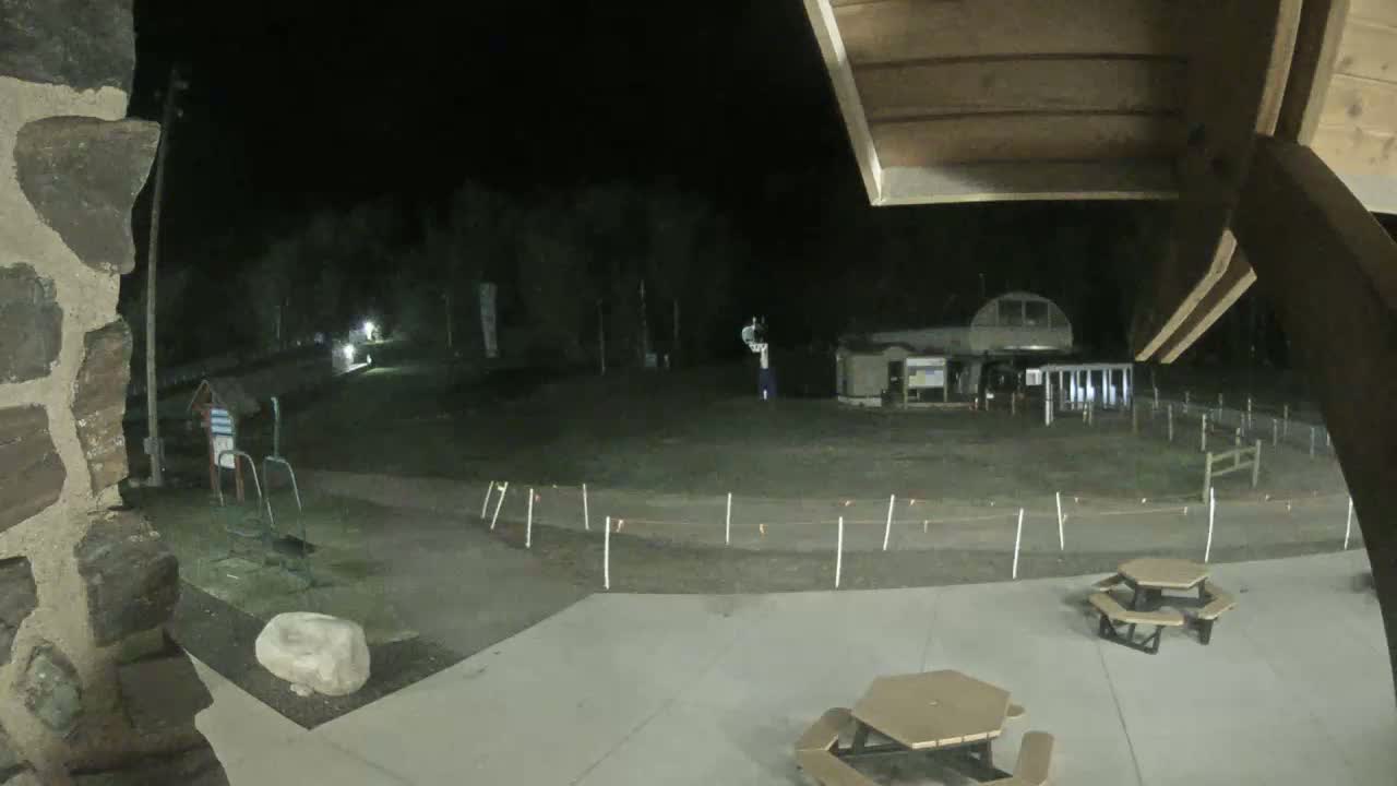 Giants Ridge Main Square, Ski Slopes & Cable Car Live Cam - Biwabik, Saint Louis, Minnesota, USA
